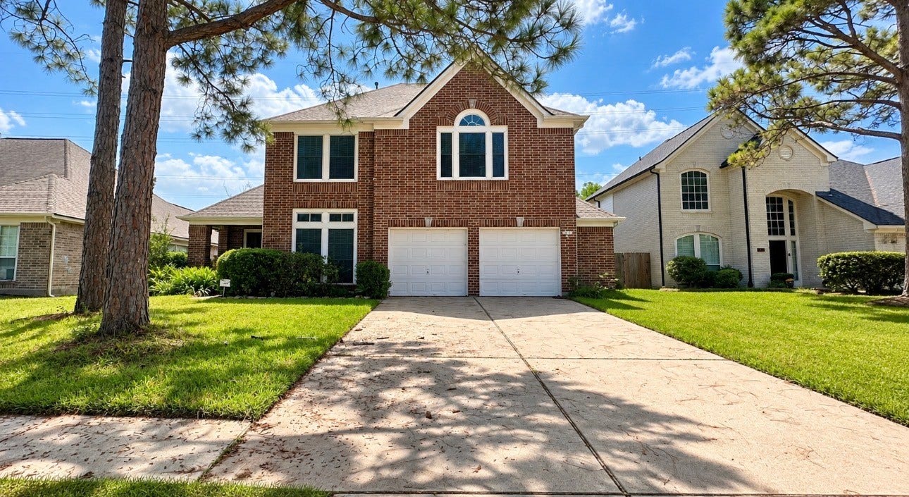 423 Blossomwood Drive, League City, TX 77573