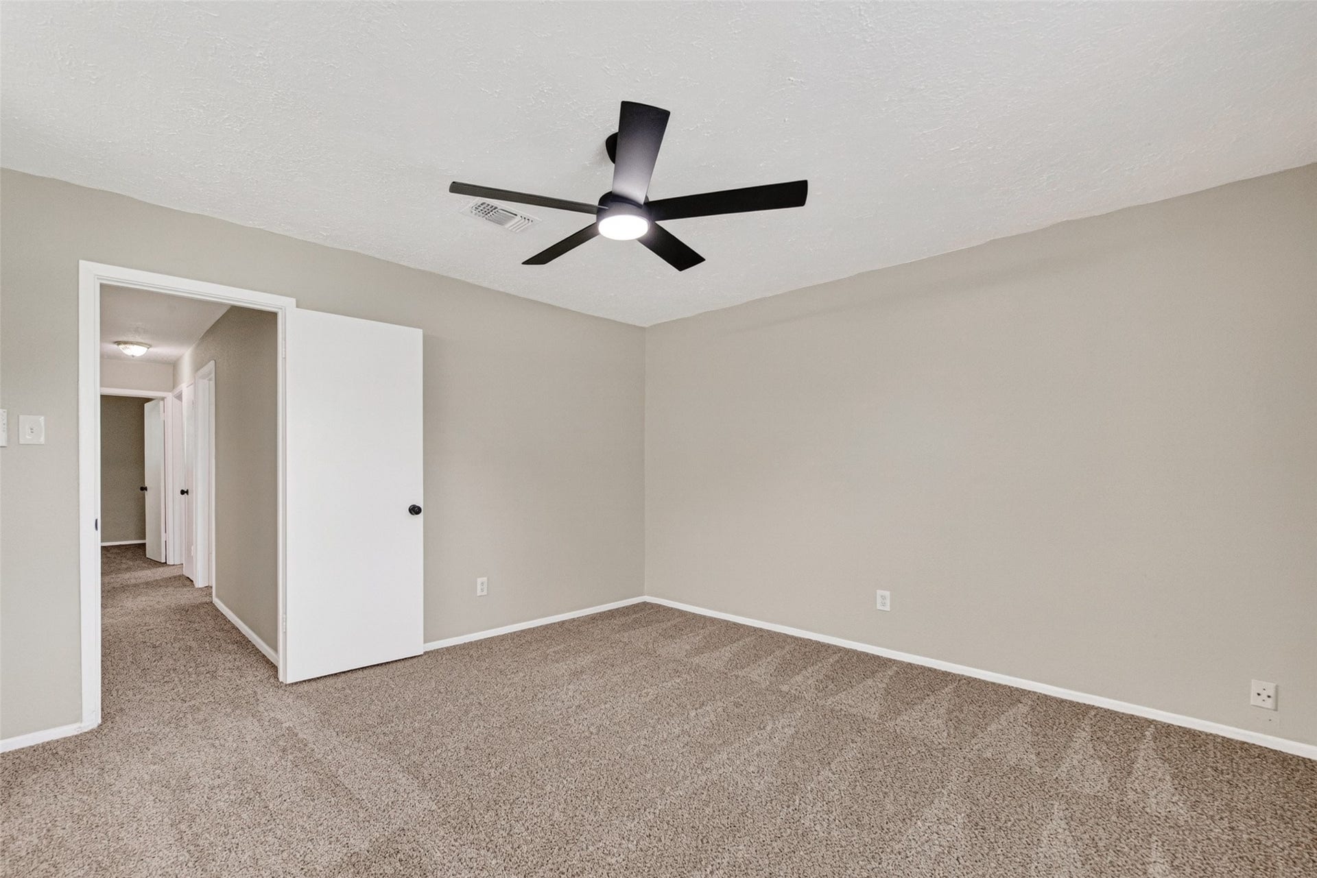 16615 Barcelona Drive, Friendswood, TX 77546 Primary Bedroom