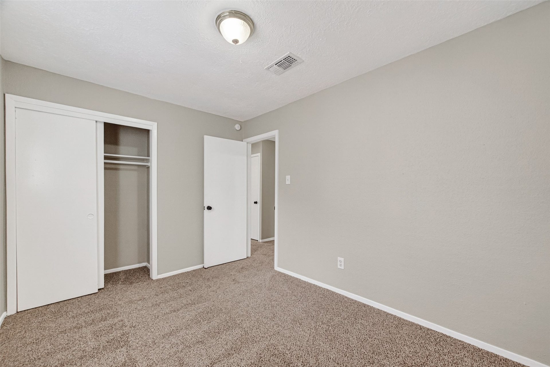 16615 Barcelona Drive, Friendswood, TX 77546 Bedroom 2
