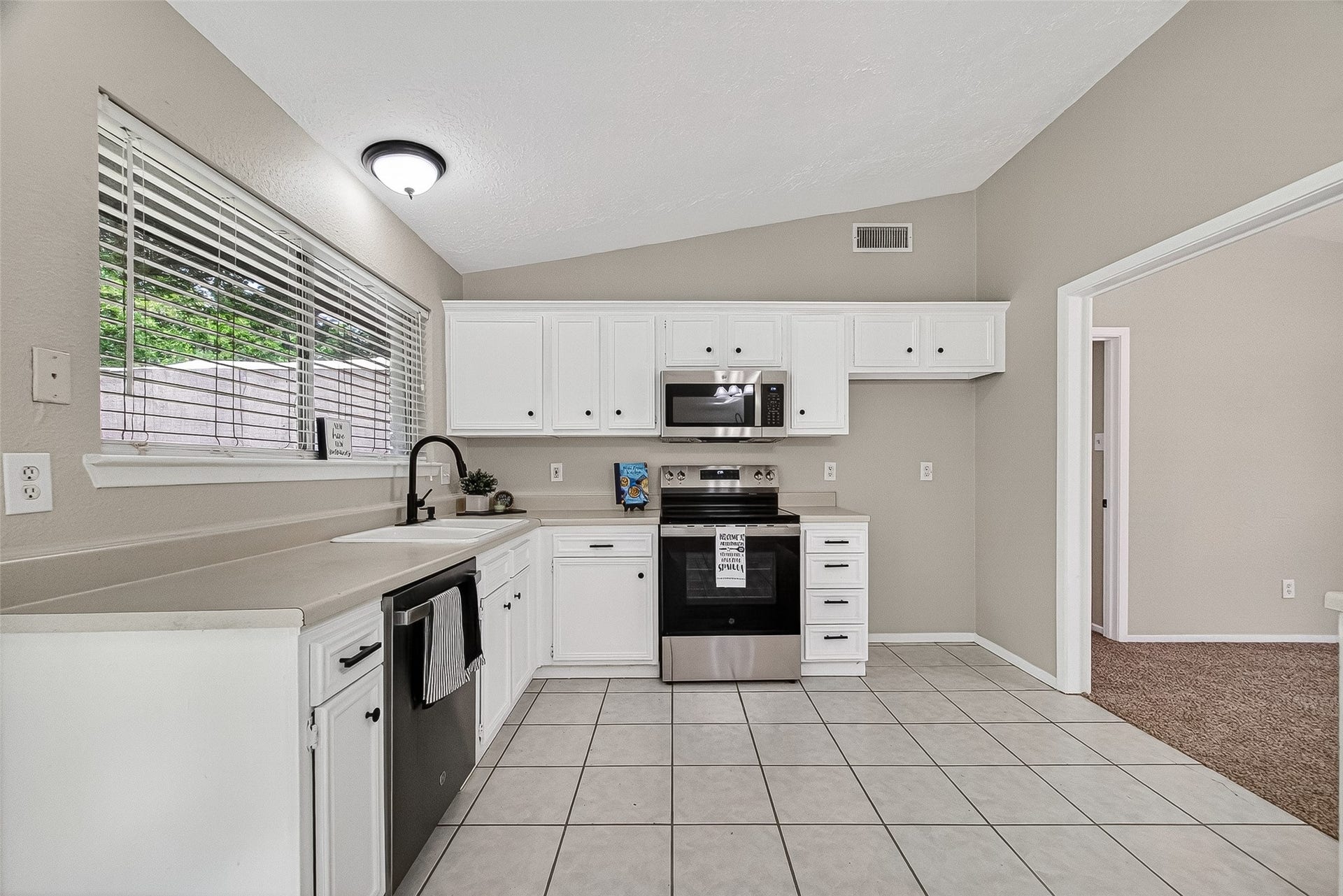 16615 Barcelona Drive, Friendswood, TX 77546 Kitchen View