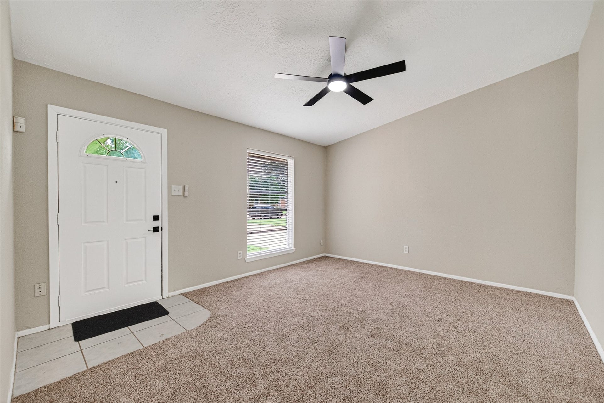 16615 Barcelona Drive, Friendswood, TX 77546 Walk into your Family Room