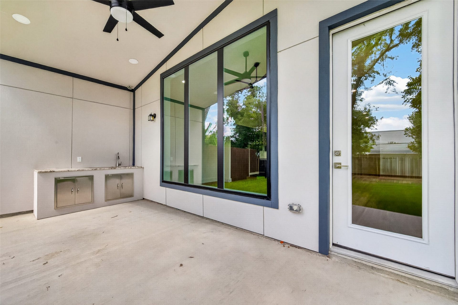 518 E 32nd Street, Houston, TX 77018 518 E 32nd Street, Houston, TX 77018