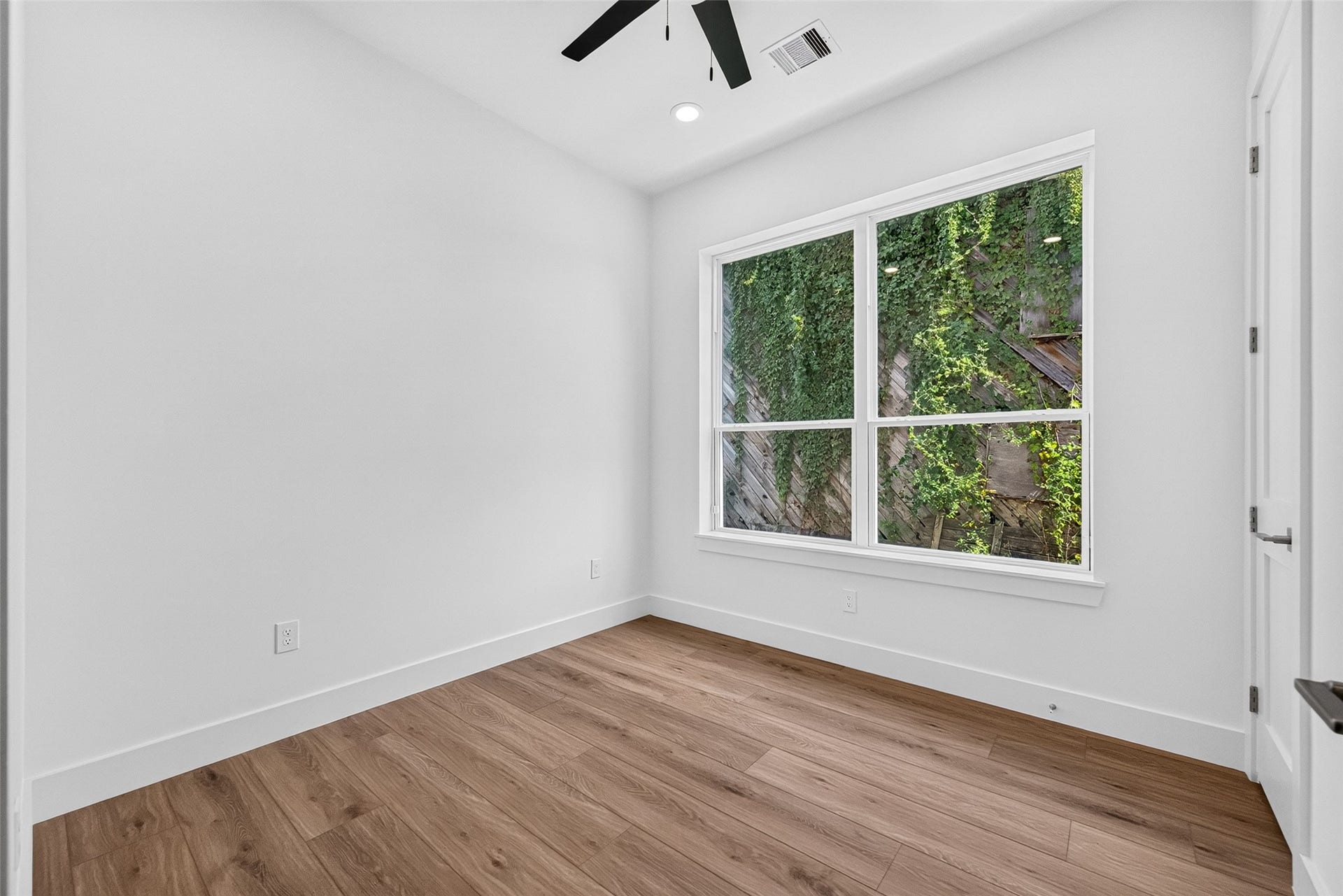 518 E 32nd Street, Houston, TX 77018 518 E 32nd Street, Houston, TX 77018