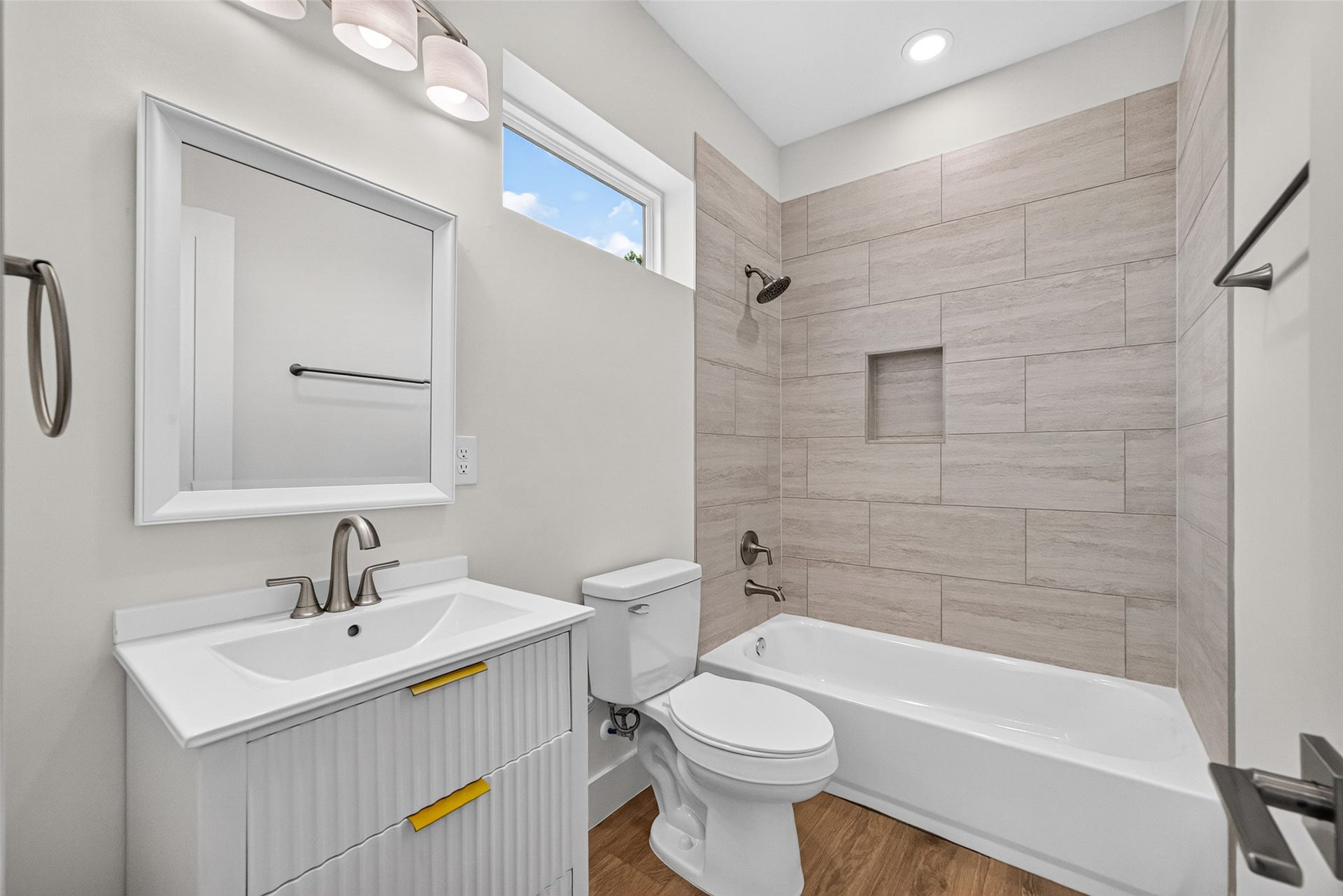 518 E 32nd Street, Houston, TX 77018 518 E 32nd Street, Houston, TX 77018