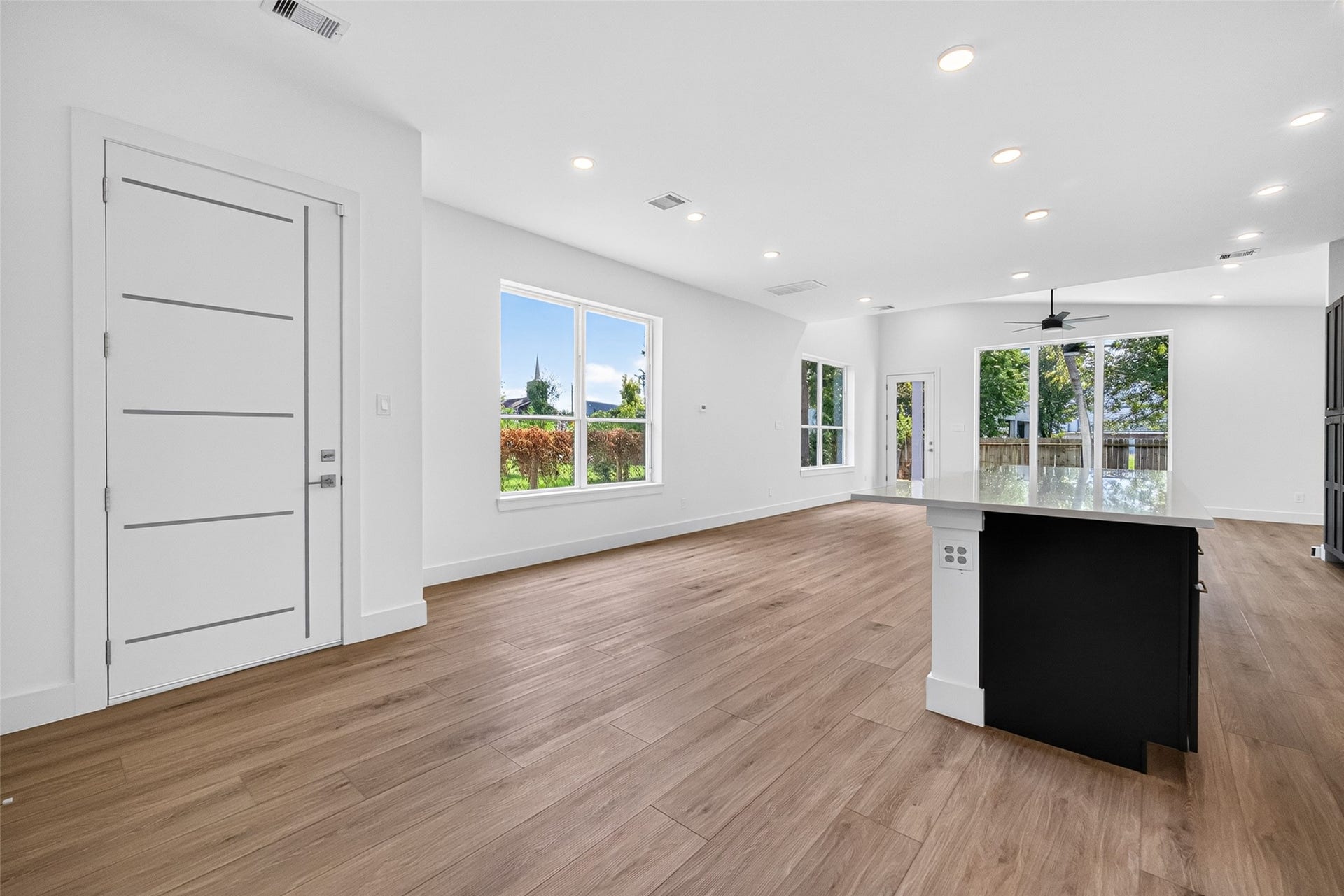 518 E 32nd Street, Houston, TX 77018 518 E 32nd Street, Houston, TX 77018
