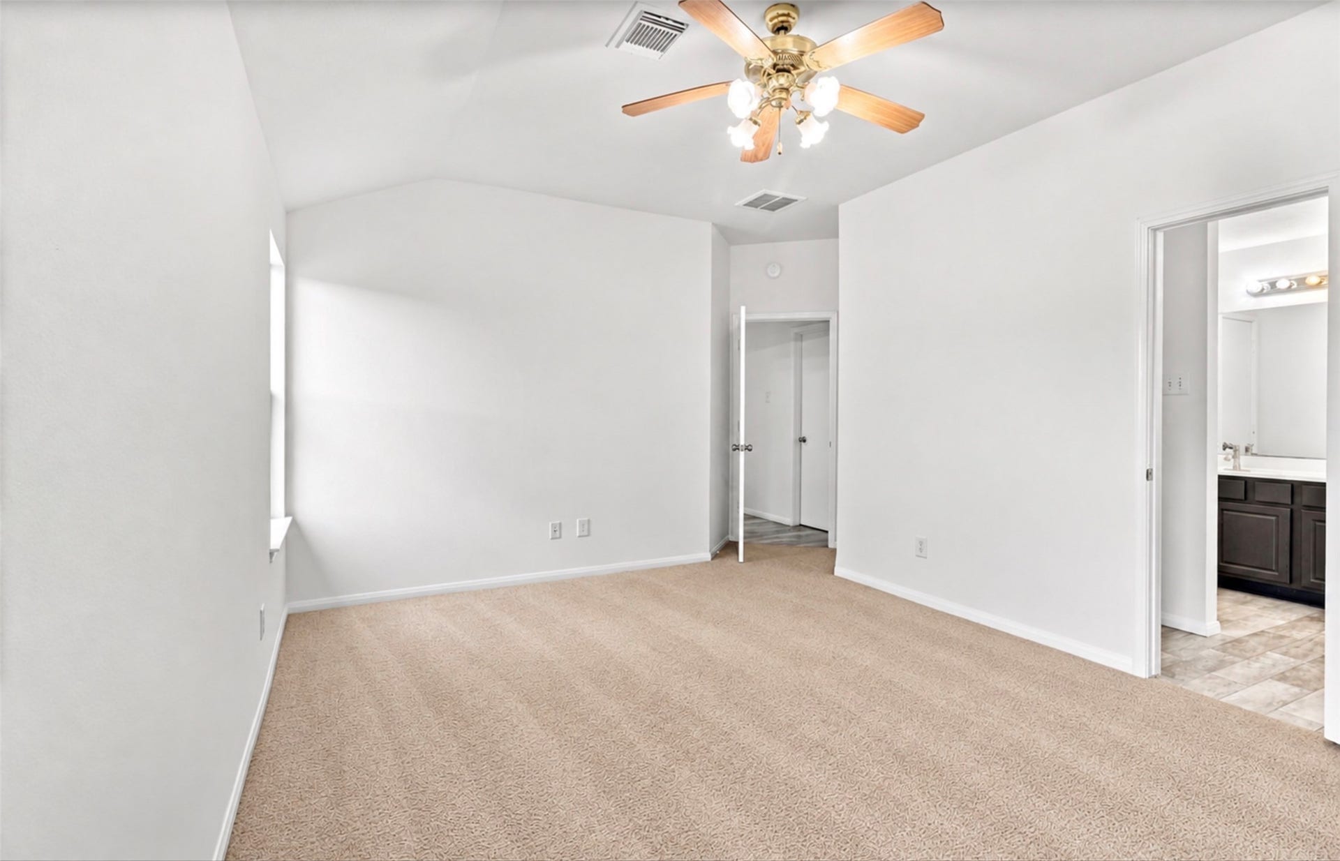 17234 Trace Glen Lane, Houston, TX 77083 17234 Trace Glen Lane, Houston, TX 77083