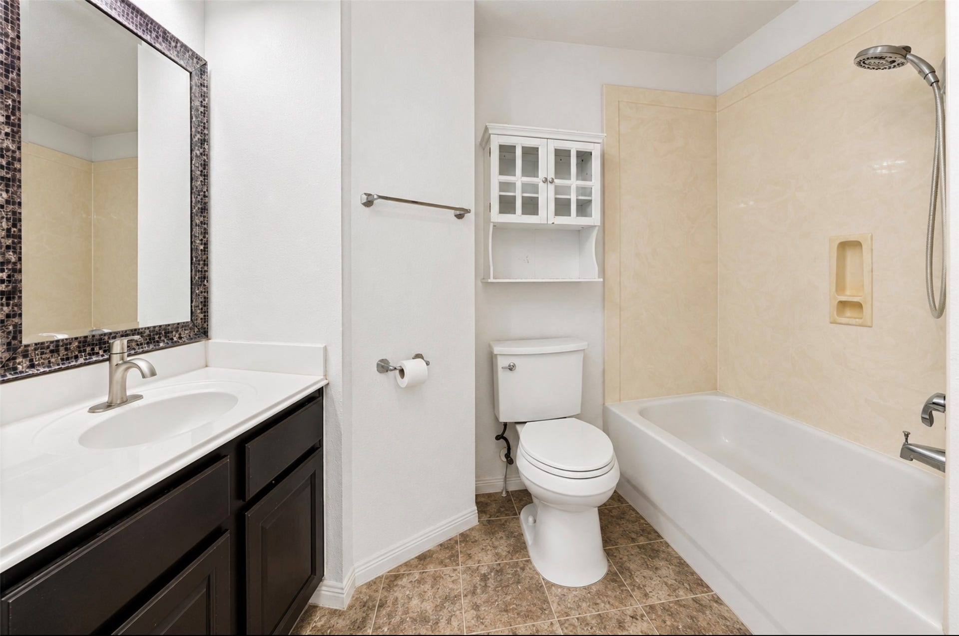 17234 Trace Glen Lane, Houston, TX 77083 17234 Trace Glen Lane, Houston, TX 77083