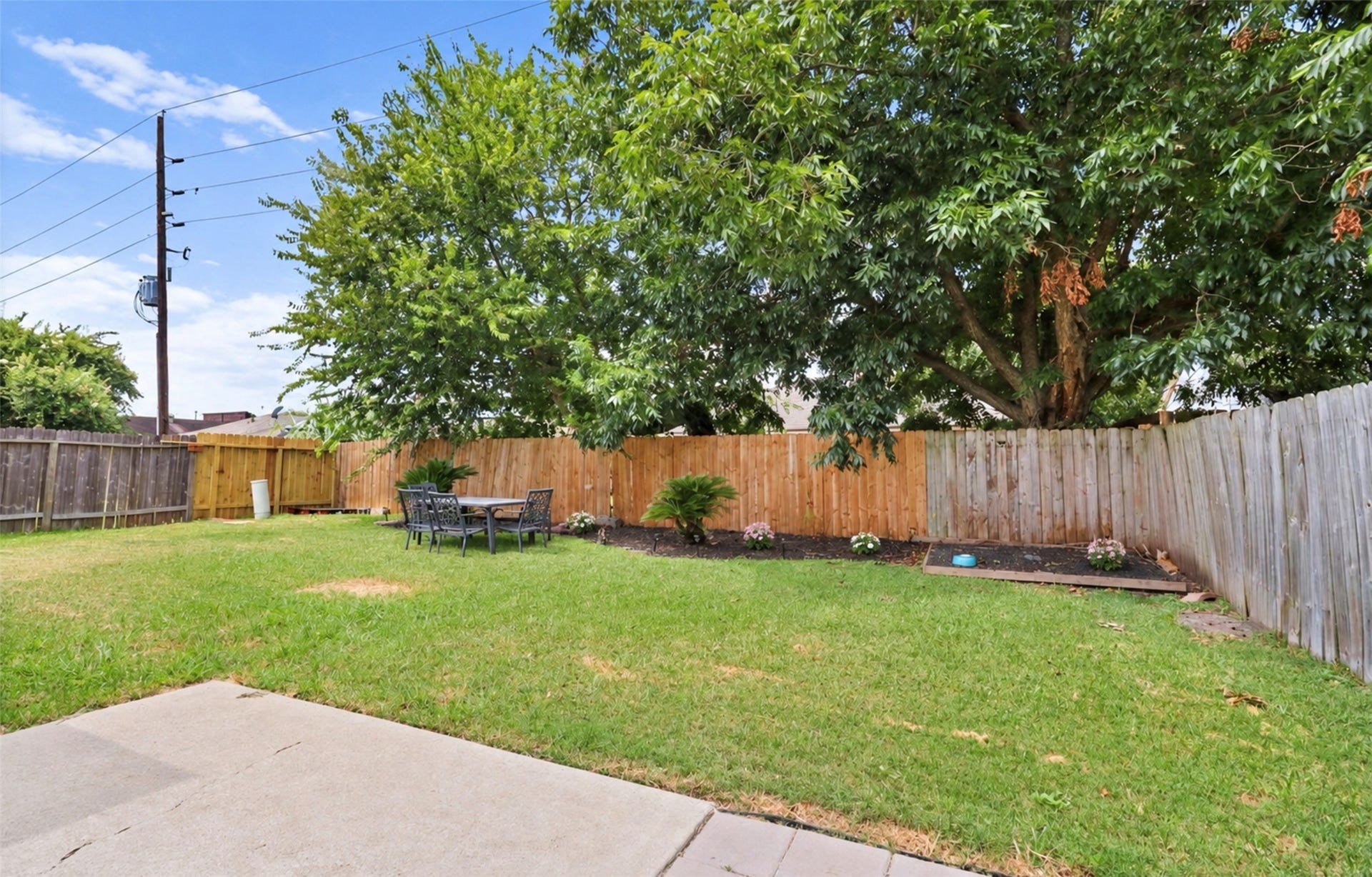 17234 Trace Glen Lane, Houston, TX 77083 17234 Trace Glen Lane, Houston, TX 77083