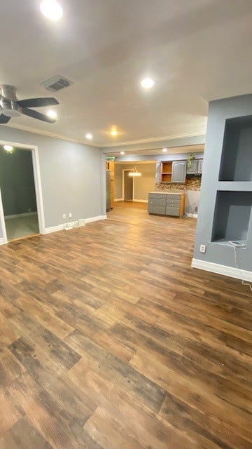 6623 Cresthill Street, Houston, TX 77033 6623 Cresthill Street, Houston, TX 77033