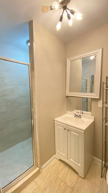 6623 Cresthill Street, Houston, TX 77033 6623 Cresthill Street, Houston, TX 77033