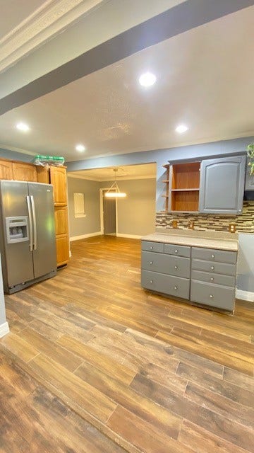 6623 Cresthill Street, Houston, TX 77033 6623 Cresthill Street, Houston, TX 77033
