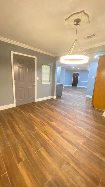 6623 Cresthill Street, Houston, TX 77033 6623 Cresthill Street, Houston, TX 77033