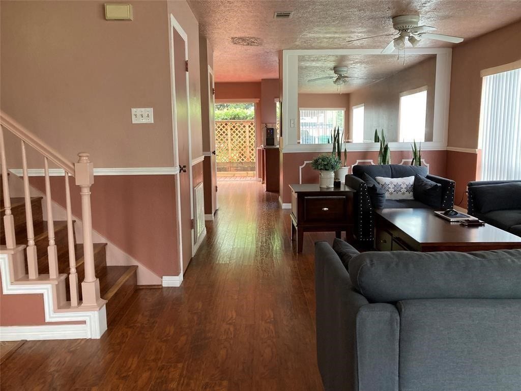 1839 Sherwood Forest Street, Houston, TX 77043 1839 Sherwood Forest Street, Houston, TX 77043