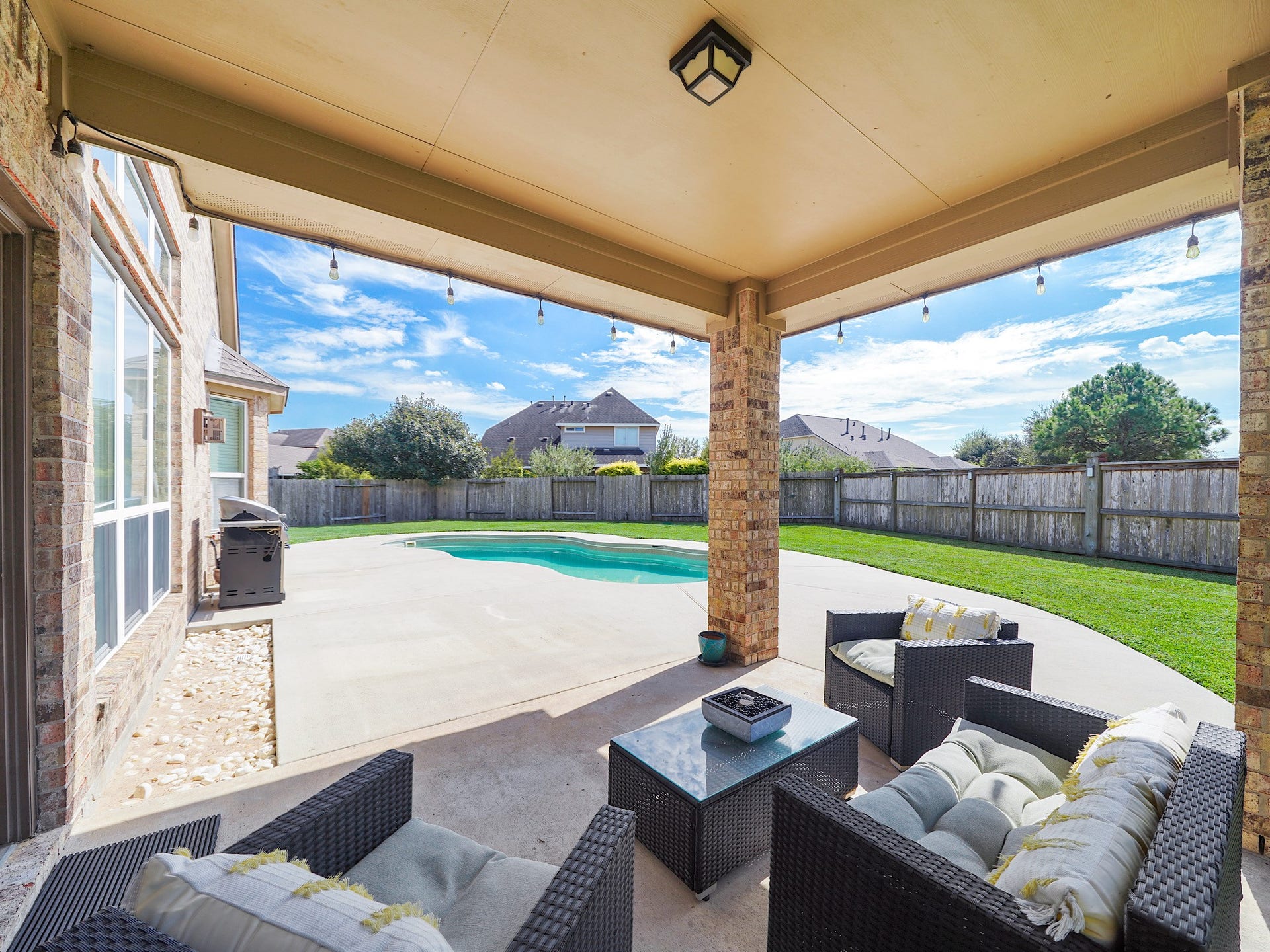 3250 Bandera Run Lane, Katy, TX 77494 The covered patio offers a comfortable spot to enjoy the outdoors, whether youre sipping your morning coffee or gathering with guests for dinner. Take in the backyard and settle into a little shade while enjoying time at home.