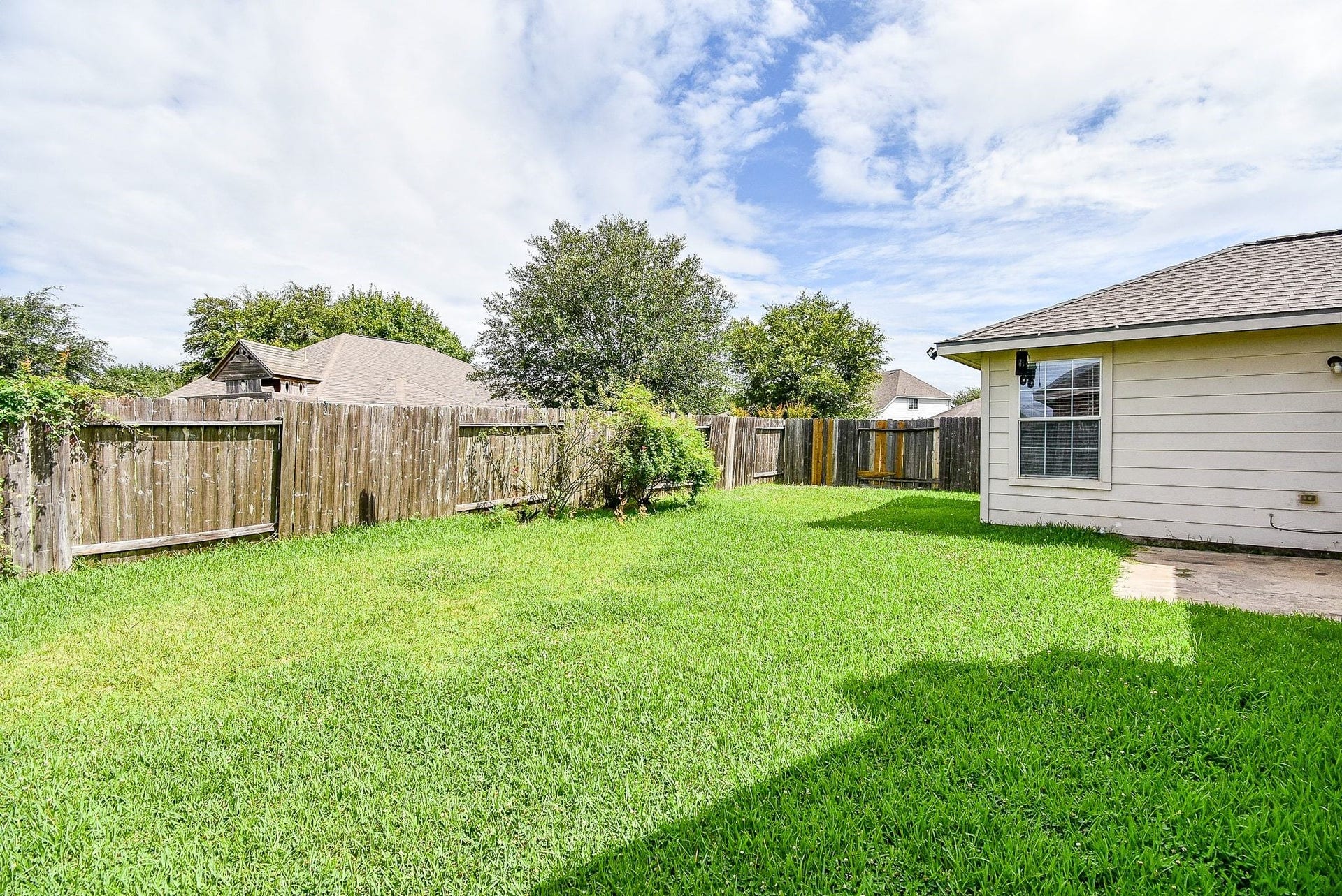 128 Long Canyon Lane, Richmond, TX 77469