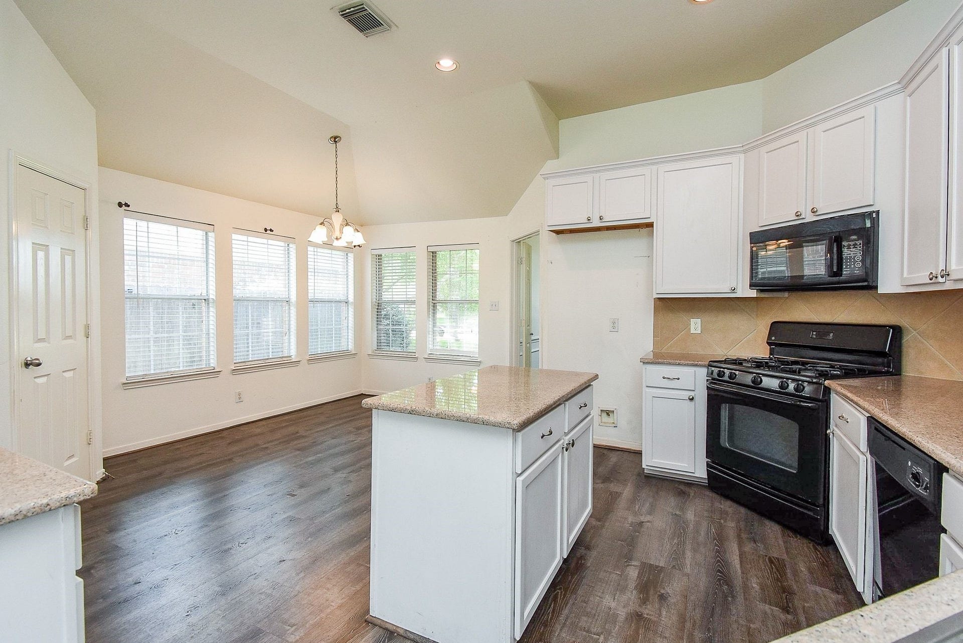 128 Long Canyon Lane, Richmond, TX 77469