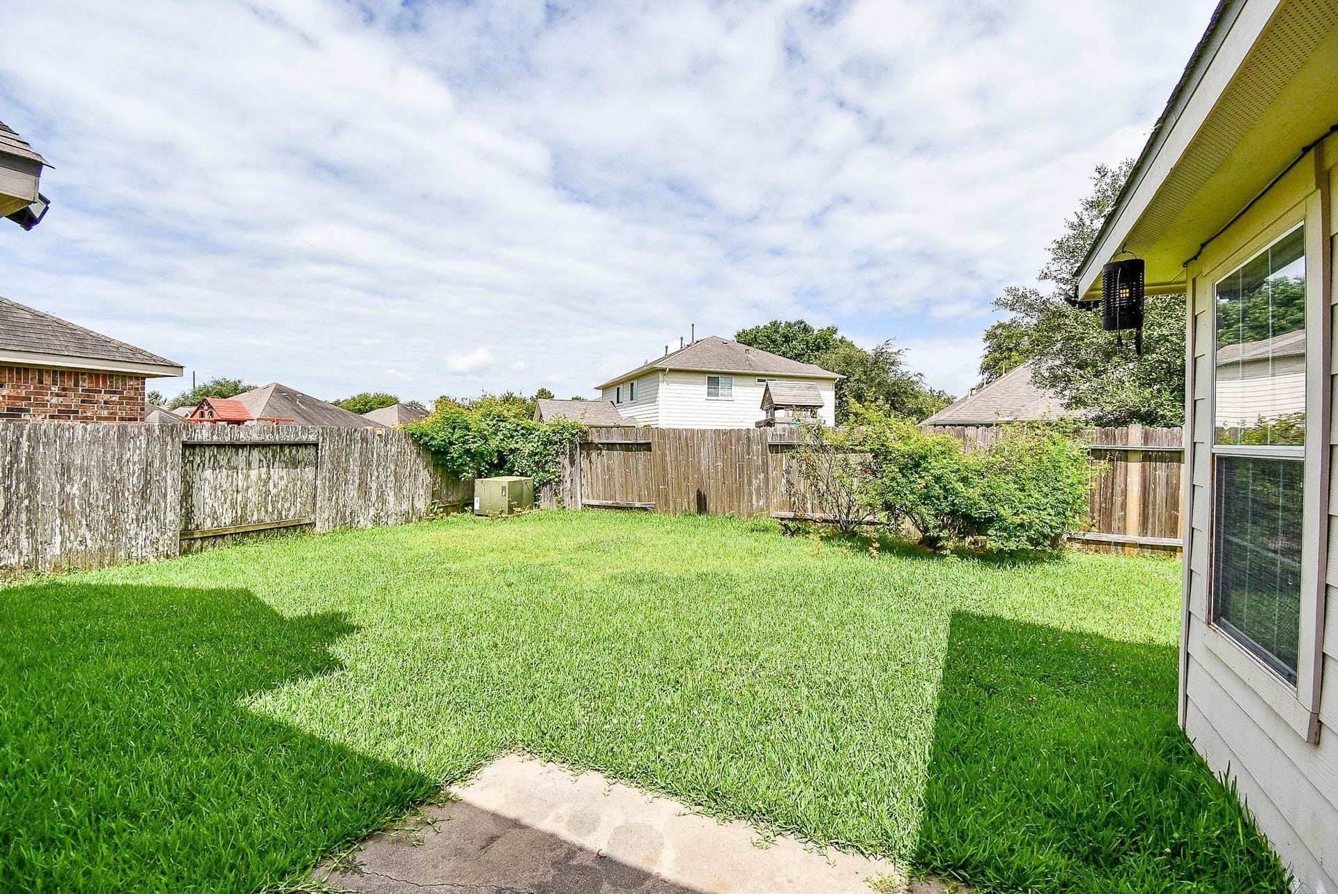 128 Long Canyon Lane, Richmond, TX 77469
