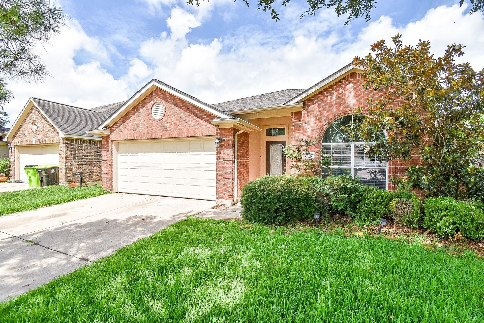 128 Long Canyon Lane, Richmond, TX 77469