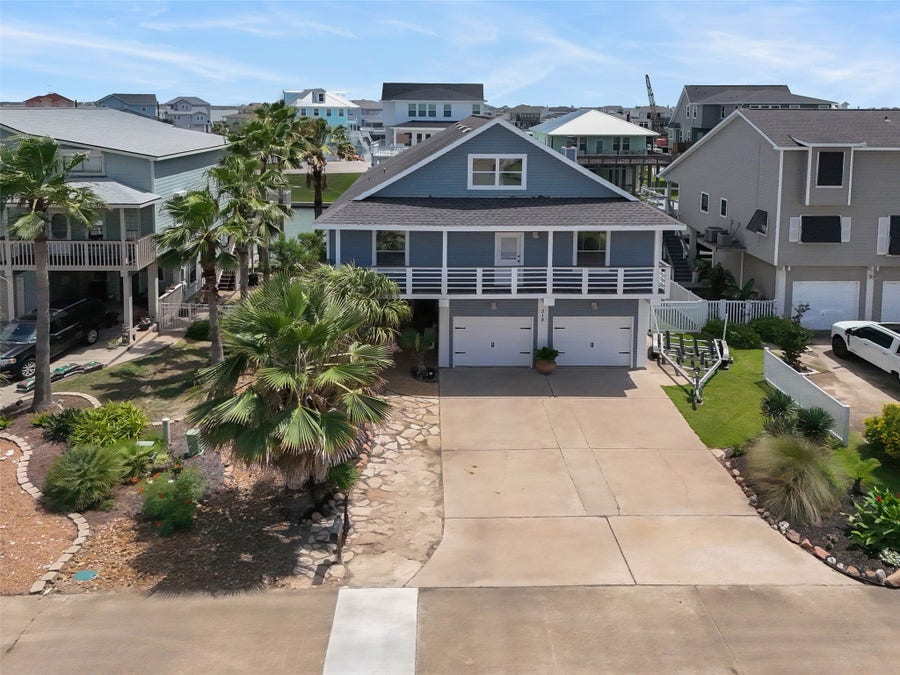 Property photo for 318 Sunset Circle, Tiki Island, TX
