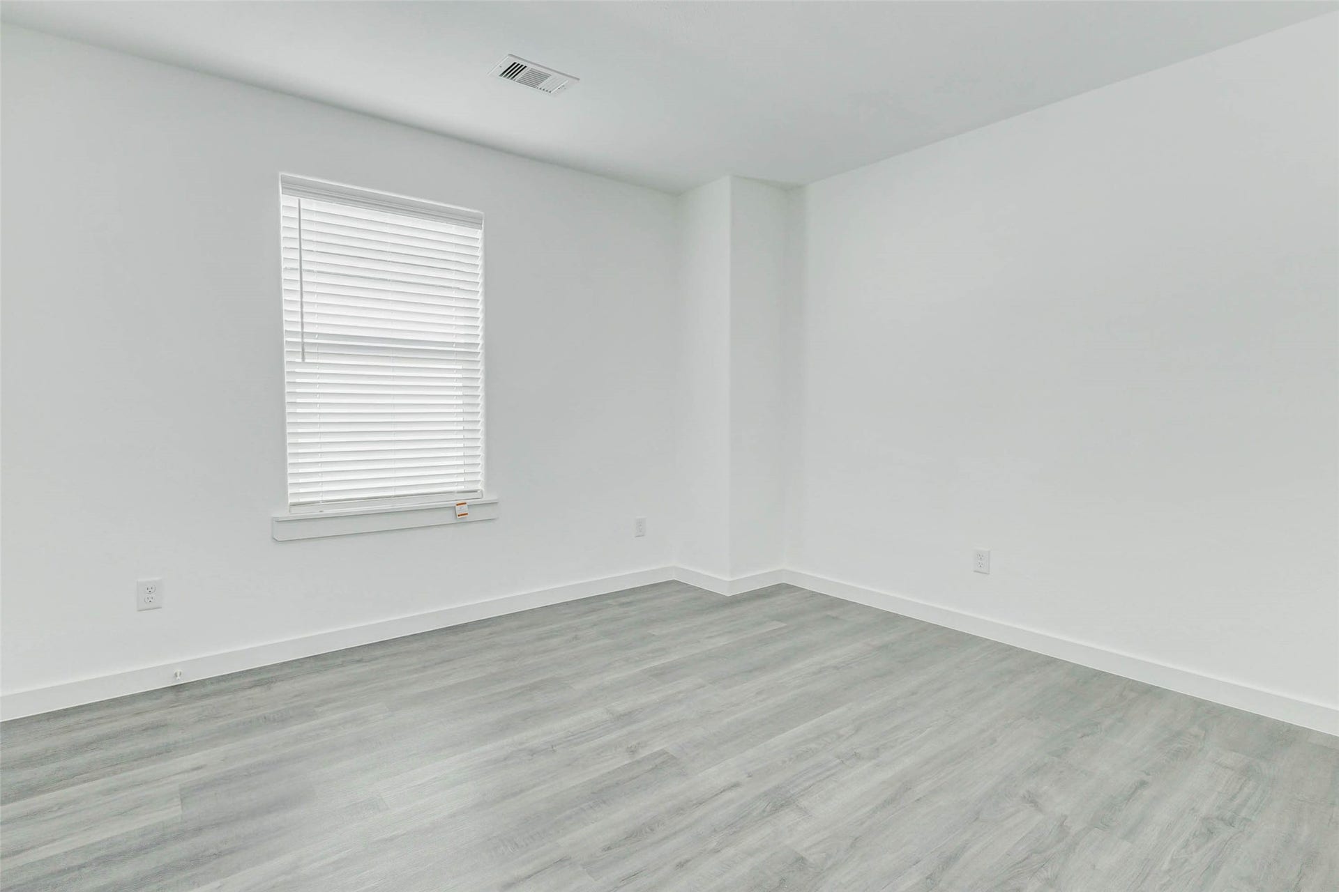8218 Bigwood Street, #A/B, Houston, TX 77078 3rd bedroom on the 2nd floor