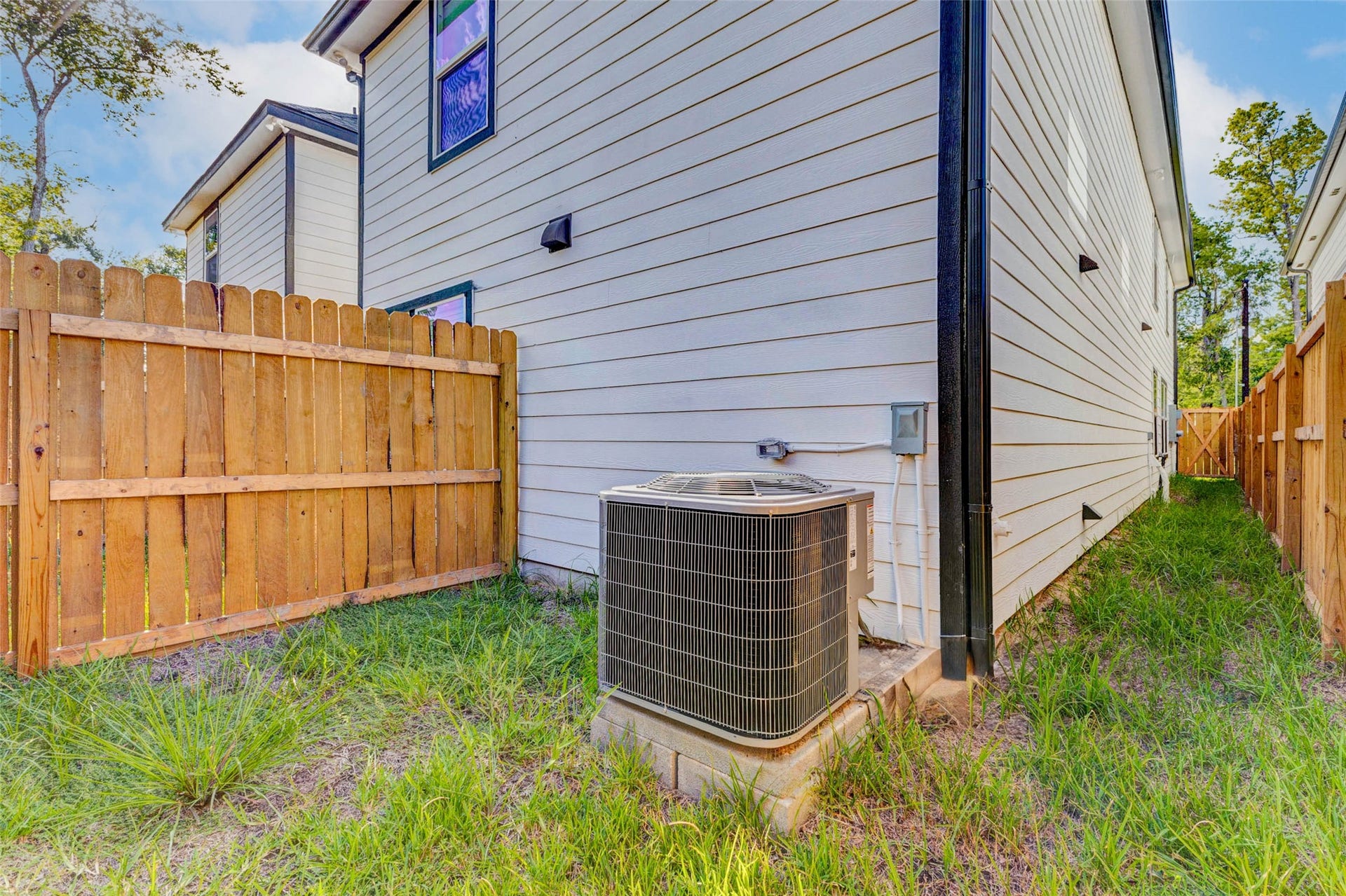 8218 Bigwood Street, #A/B, Houston, TX 77078 Backyard
