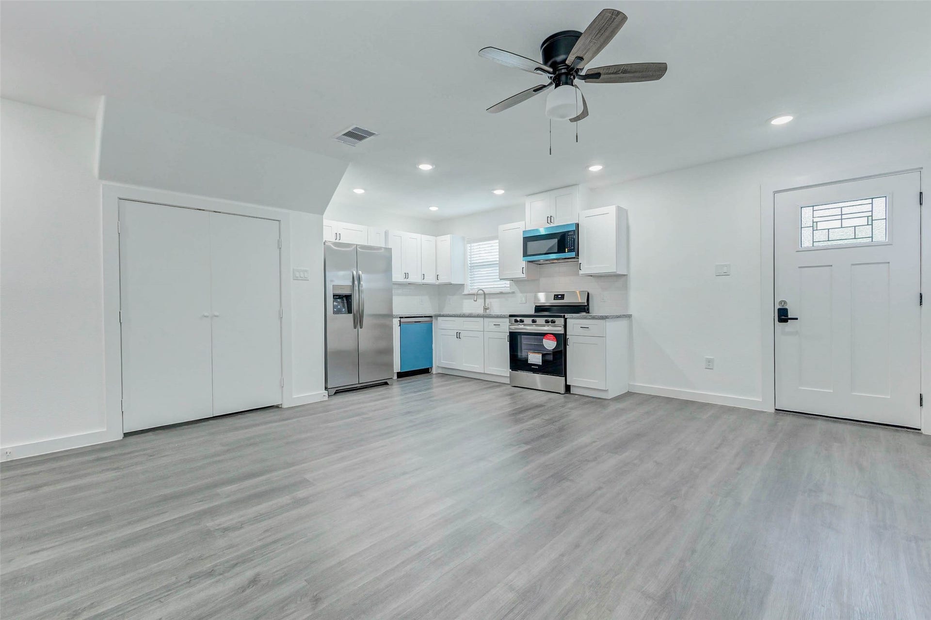 8218 Bigwood Street, #A/B, Houston, TX 77078 View of the kitchen