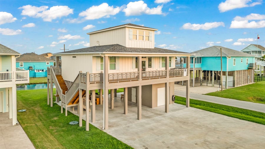 Property photo for 2200 Crab Street, Crystal Beach, TX