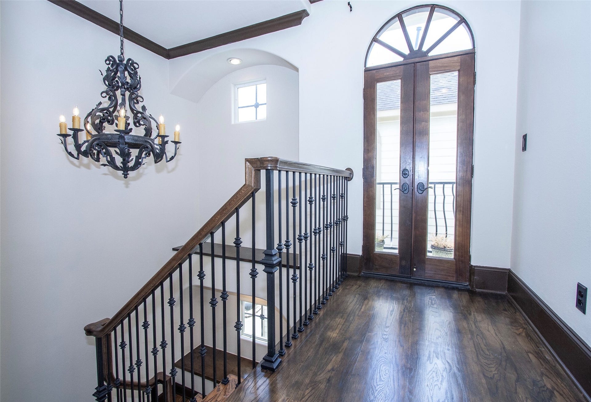 1241 W 24th Street, #C, Houston, TX 77008 3rd floor gallery to the gorgeous open staircase.