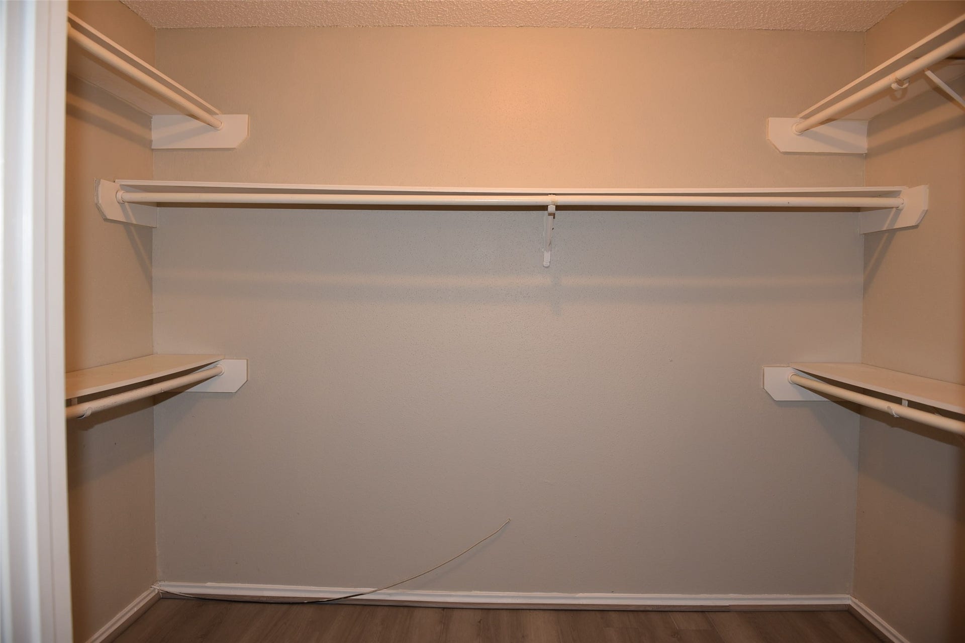 2811 Grants River Circle, Sugar Land, TX 77479 large walking closet