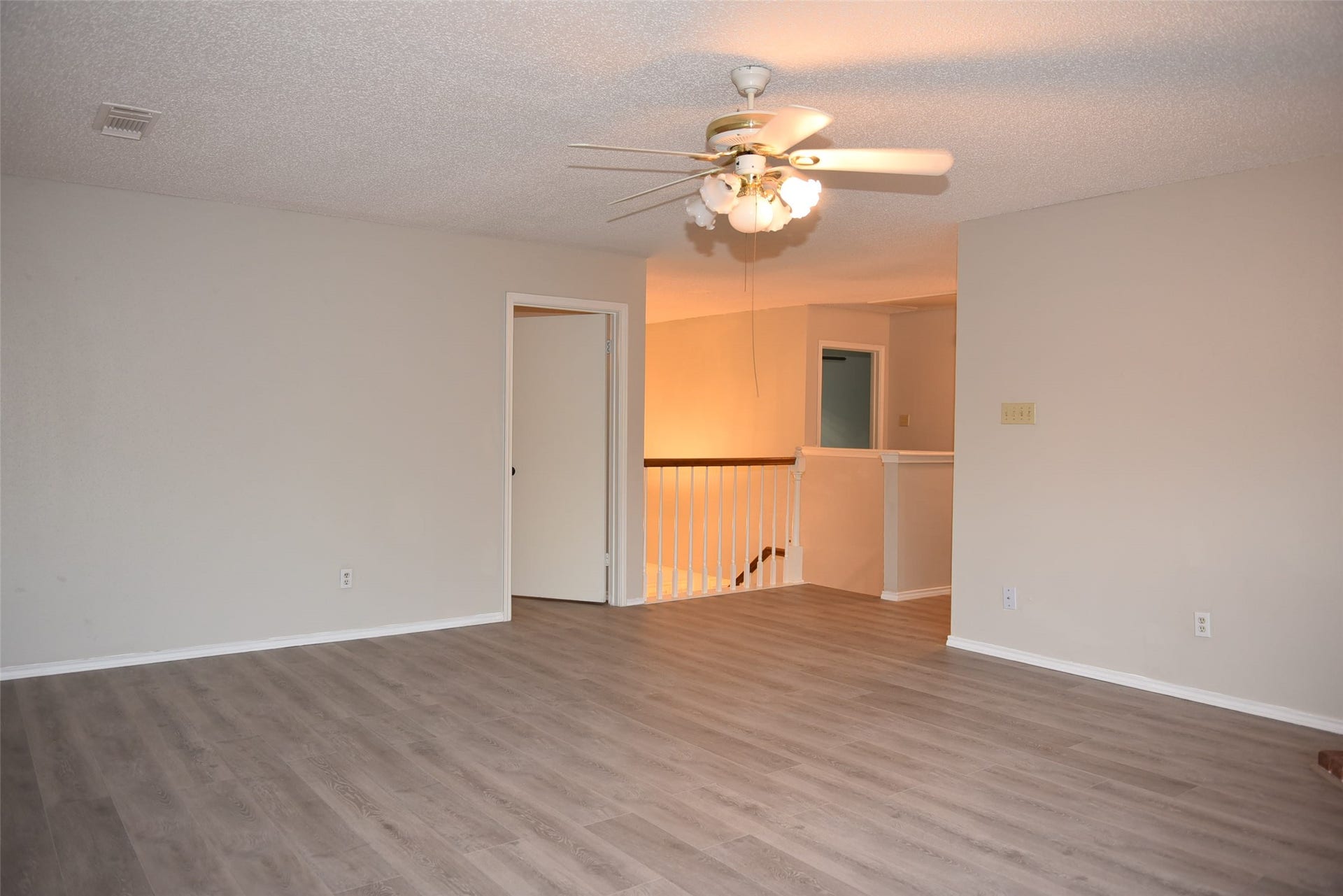 2811 Grants River Circle, Sugar Land, TX 77479 ceiling fan new floor