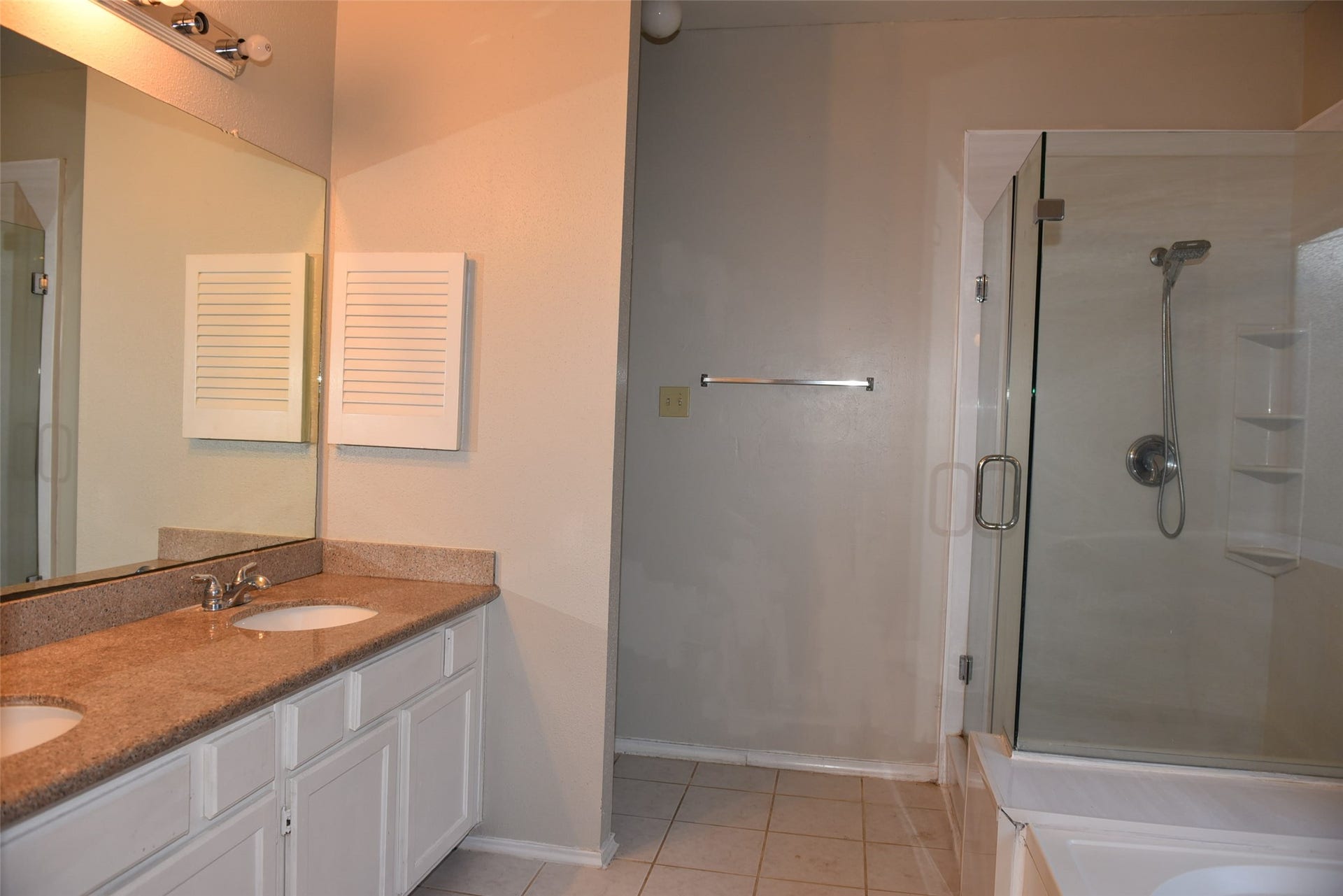 2811 Grants River Circle, Sugar Land, TX 77479 master bath