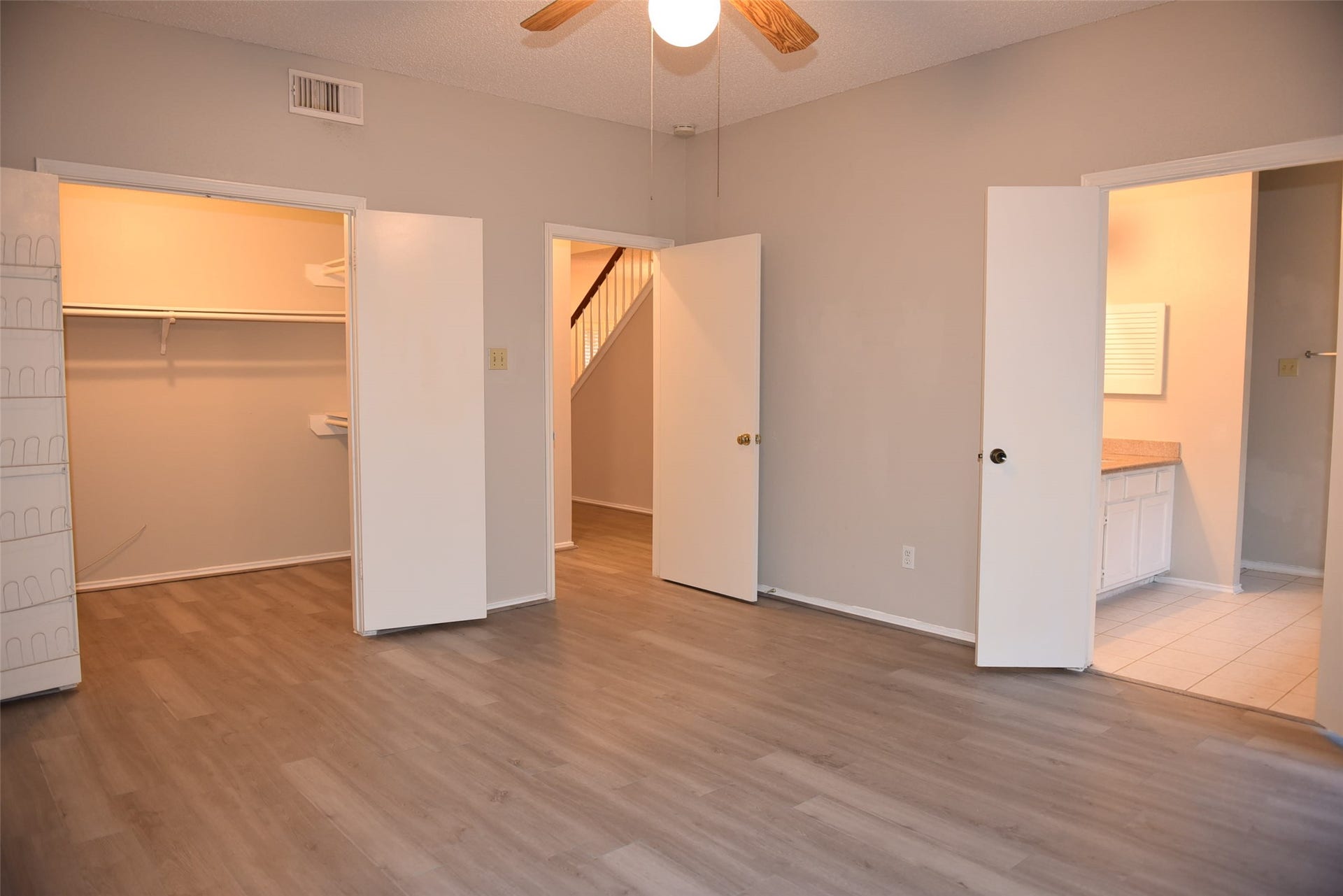 2811 Grants River Circle, Sugar Land, TX 77479 master bed room