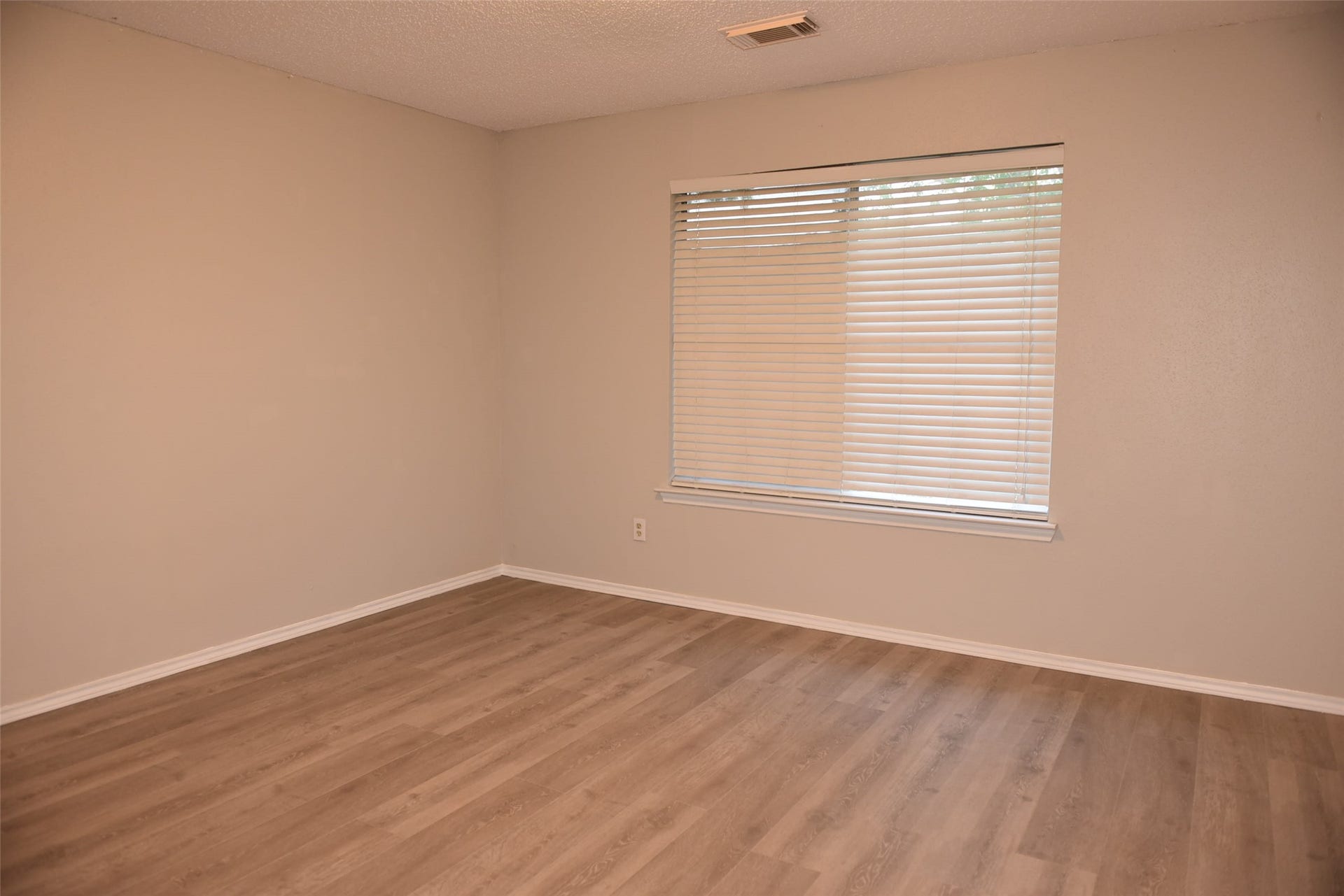 2811 Grants River Circle, Sugar Land, TX 77479 bed room 3