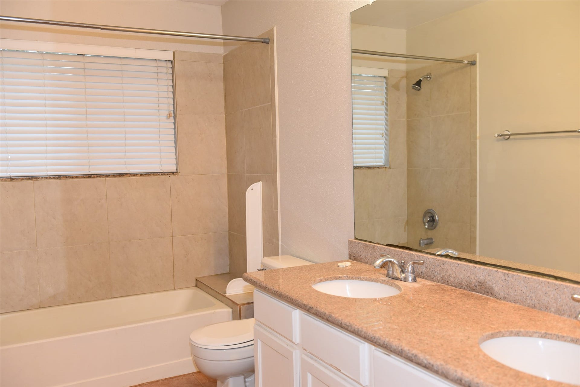 2811 Grants River Circle, Sugar Land, TX 77479 2811 Grants River Circle, Sugar Land, TX 77479