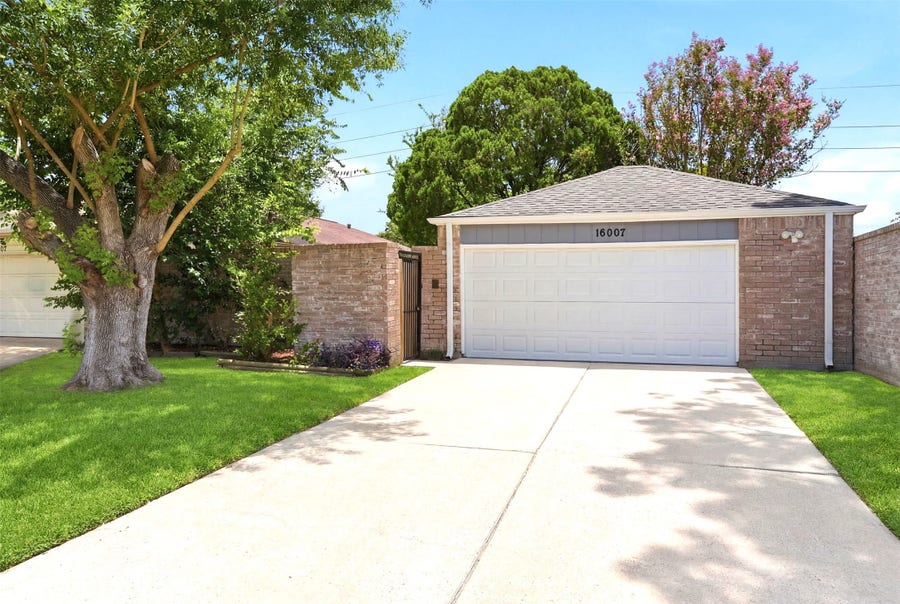 Property photo for 16007 Ridgegreen Drive, Houston, TX