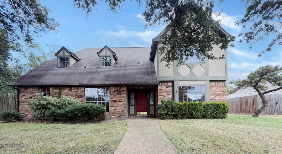 Property photo for 101 Rose Trail, Lake Jackson, TX