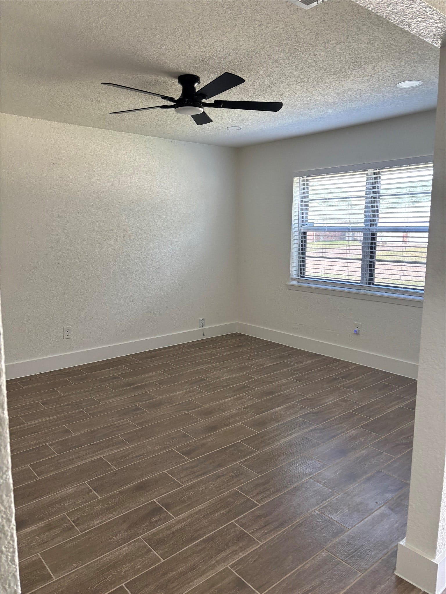 608 Circle Way, Alvin, TX 77511 608 Circle Way, Alvin, TX 77511