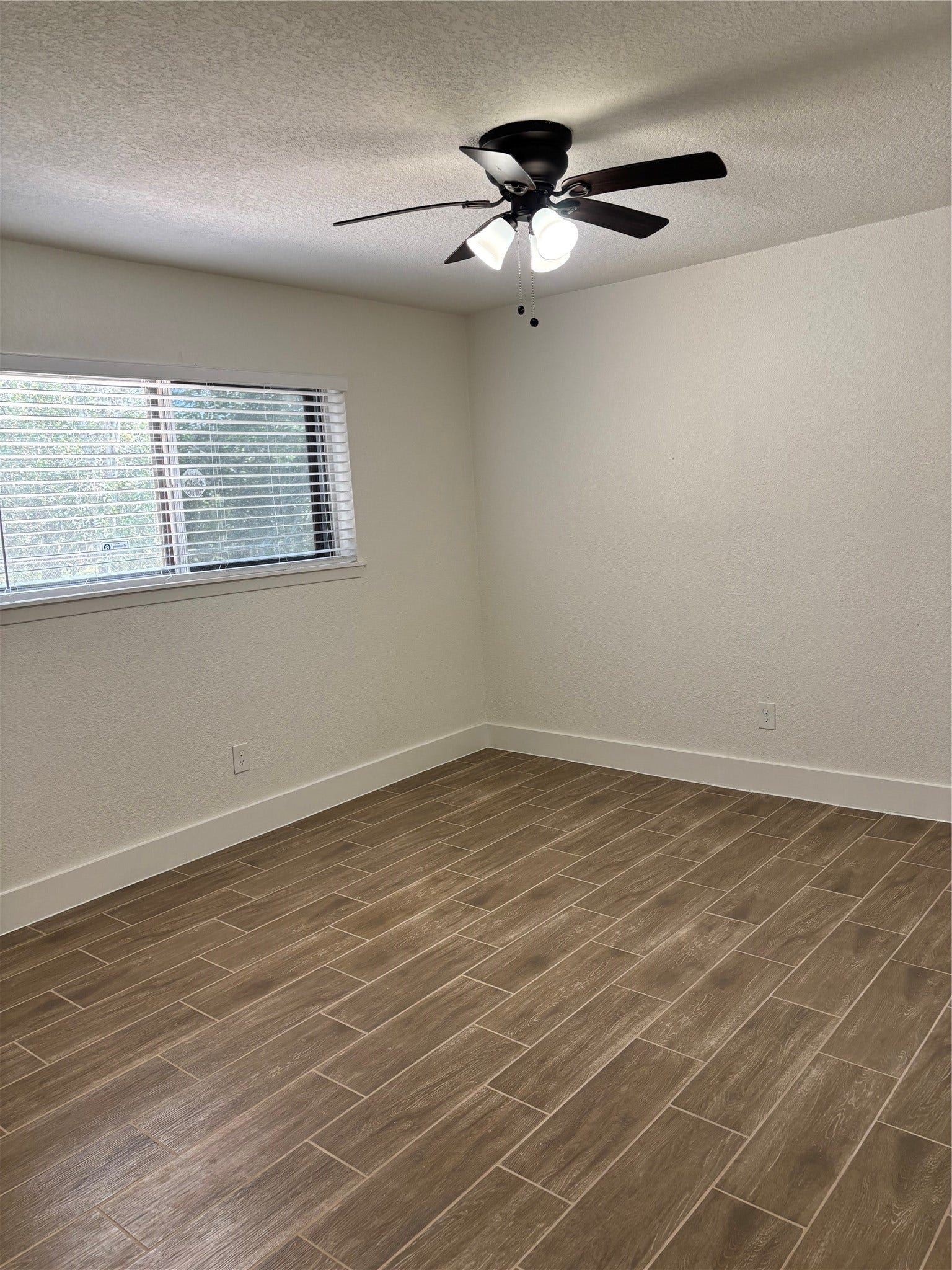 608 Circle Way, Alvin, TX 77511 608 Circle Way, Alvin, TX 77511