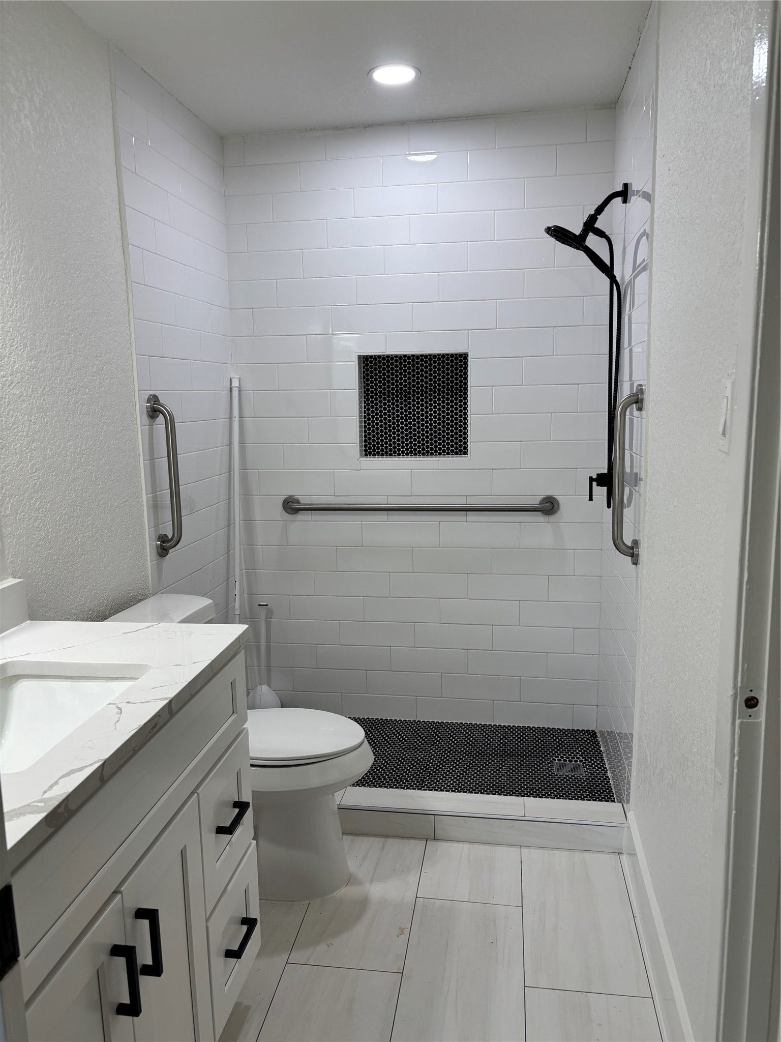608 Circle Way, Alvin, TX 77511 608 Circle Way, Alvin, TX 77511