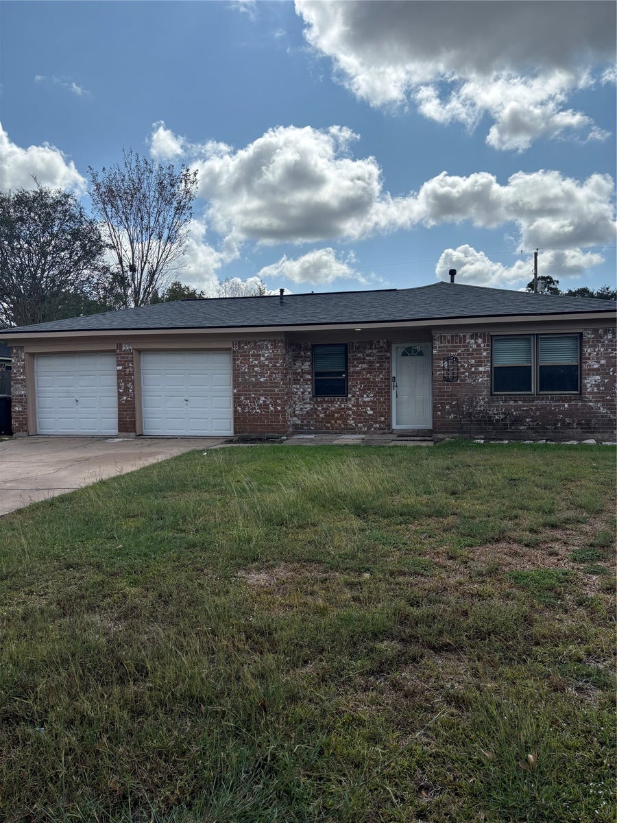 Property photo for 608 Circle Way, Alvin, TX