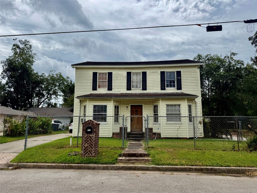 Property photo for 501 Avenue I Avenue, Conroe, TX