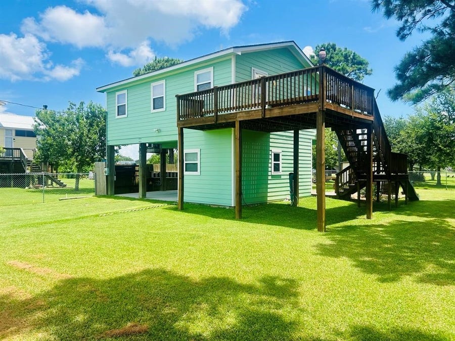 Property photo for 1025 14th Street, San Leon, TX