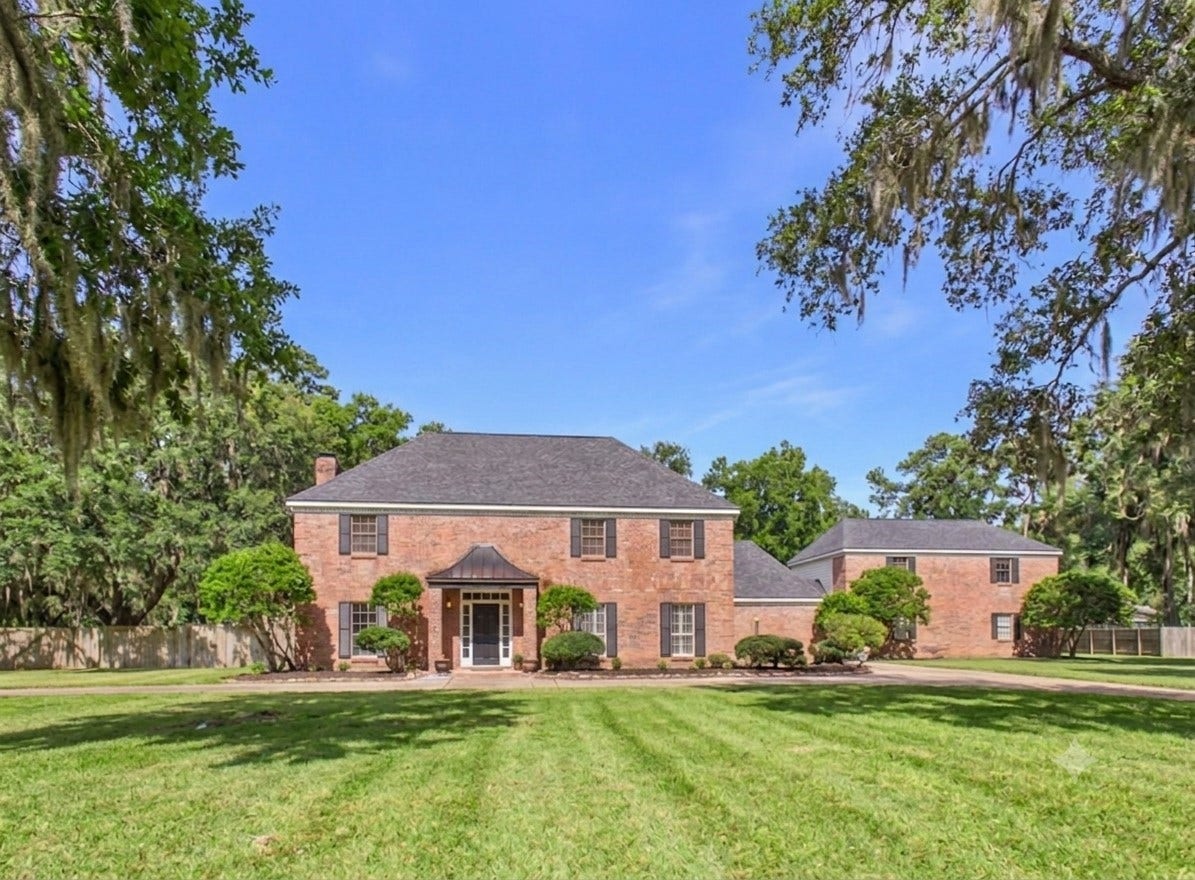 111 Cherrywood Dr, Lake Jackson, TX 77566 111 Cherrywood Dr, Lake Jackson, TX 77566