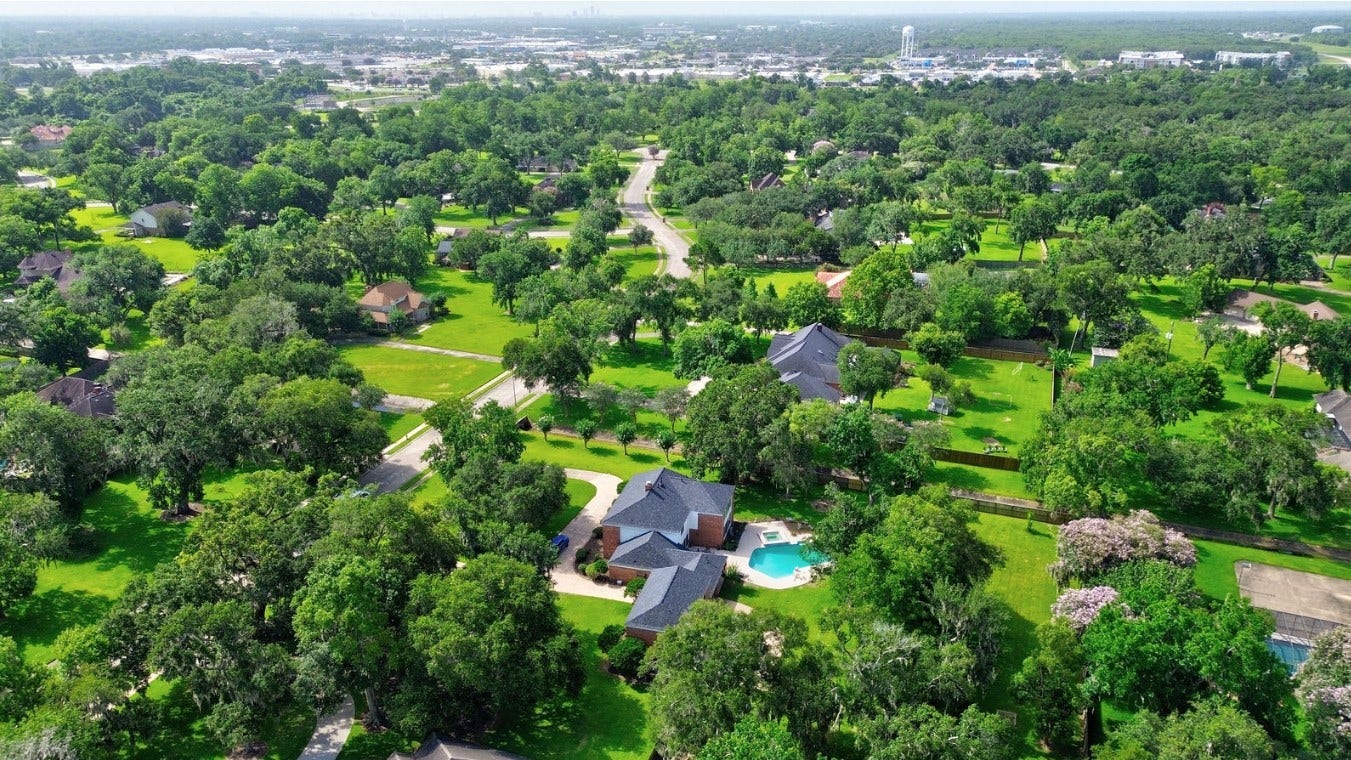 111 Cherrywood Dr, Lake Jackson, TX 77566 property from above