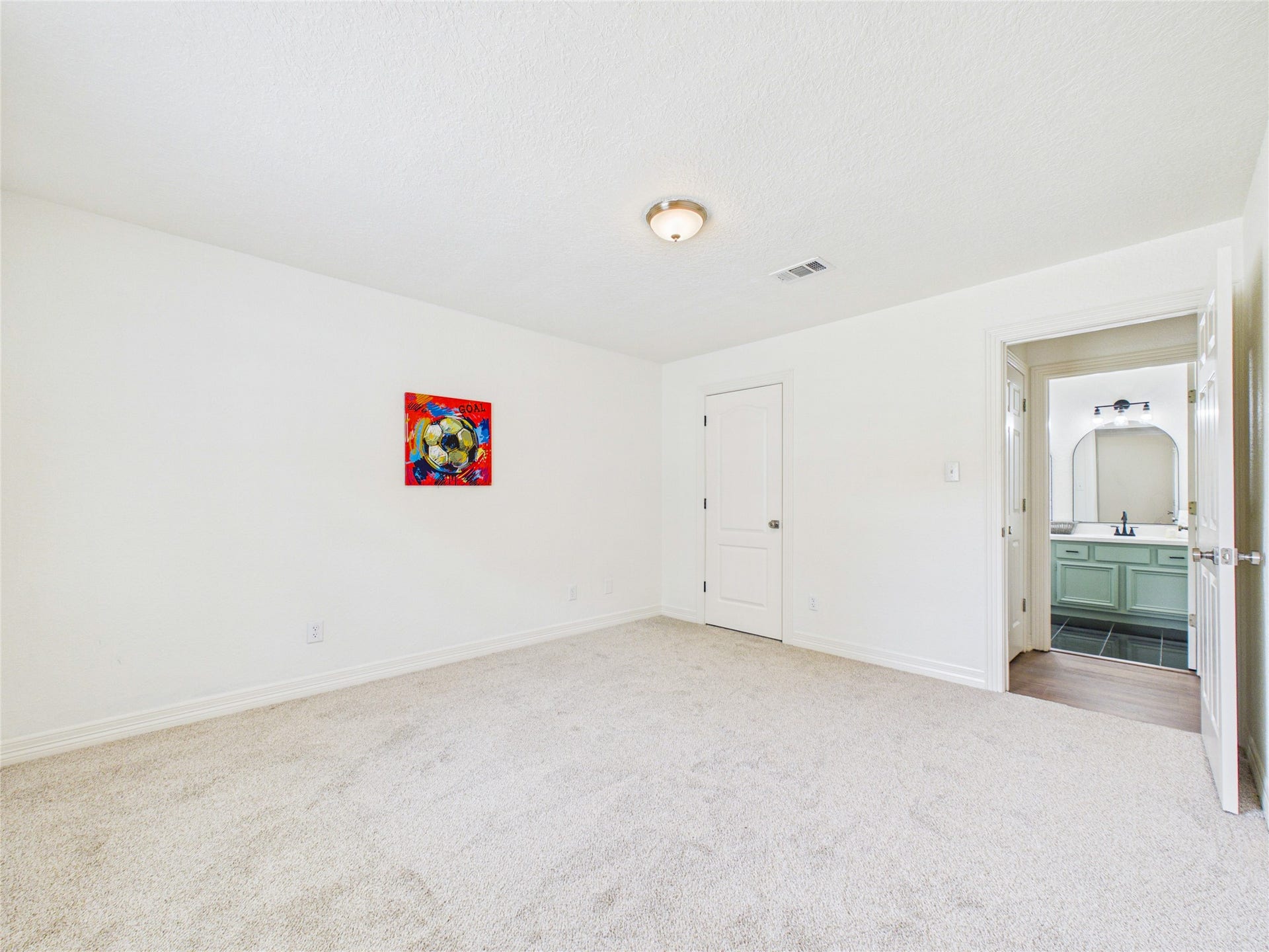 111 Cherrywood Dr, Lake Jackson, TX 77566 Secondary bedroom