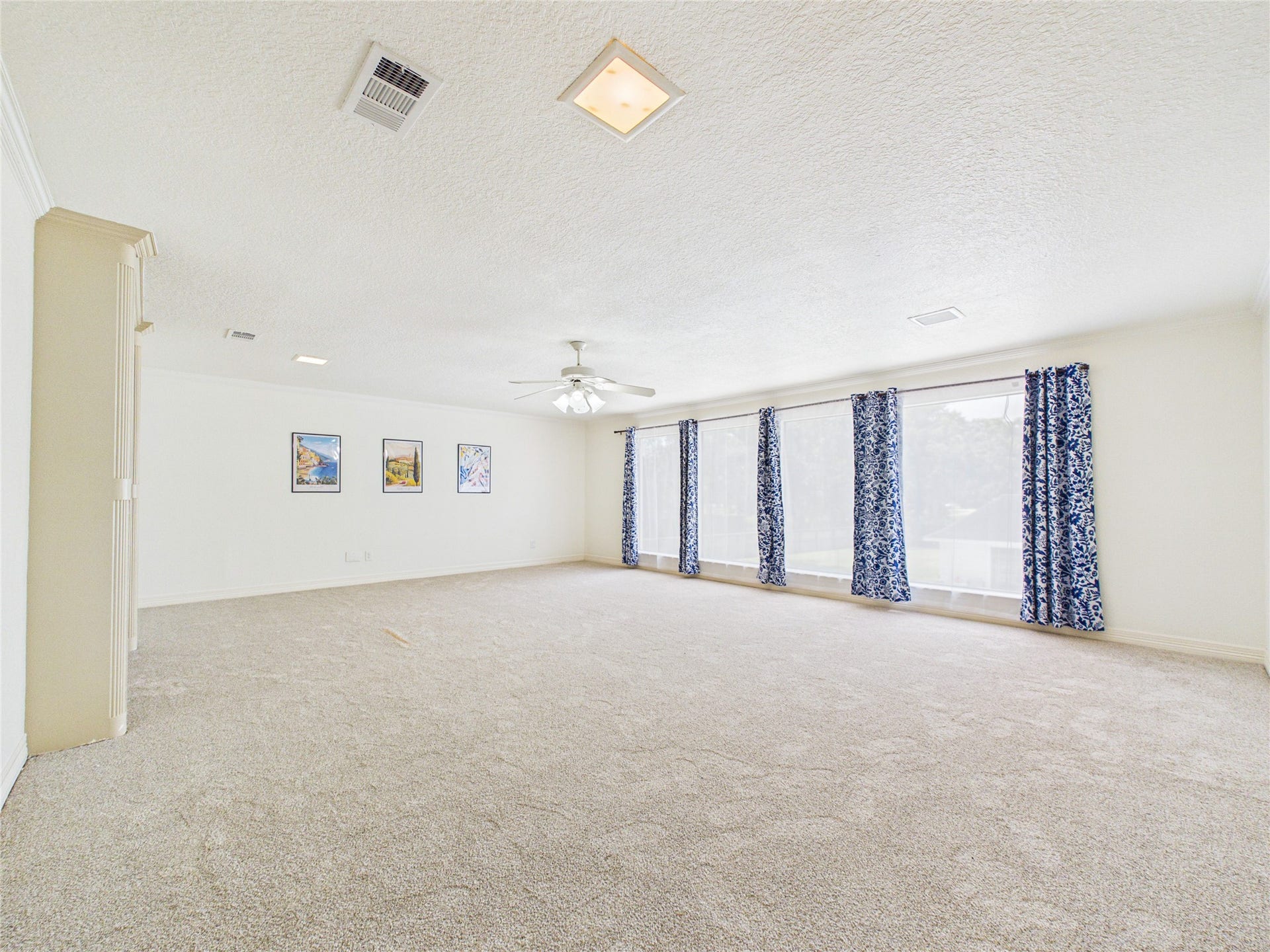 111 Cherrywood Dr, Lake Jackson, TX 77566 Bedroom/large family room