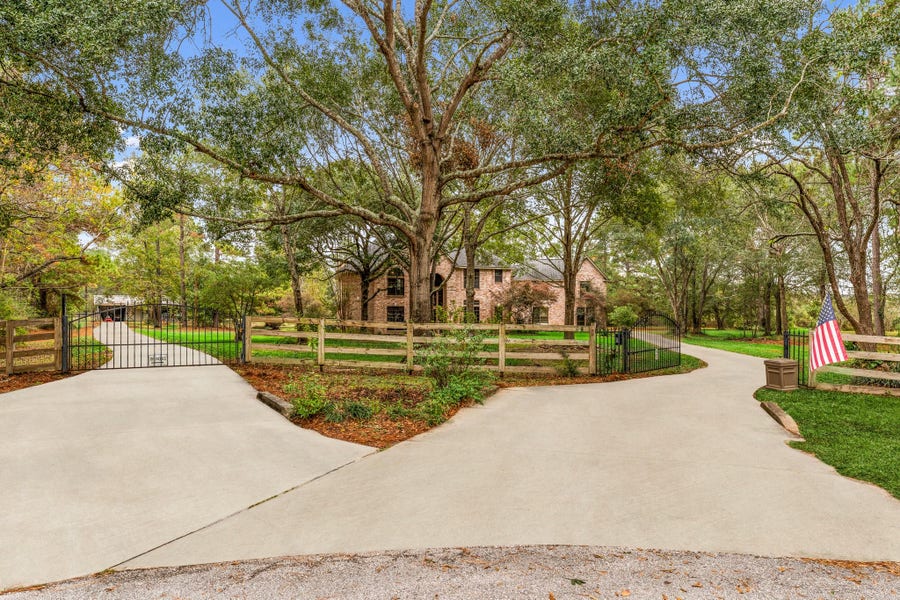 Property photo for 1019 Towering Oaks Street, Magnolia, TX