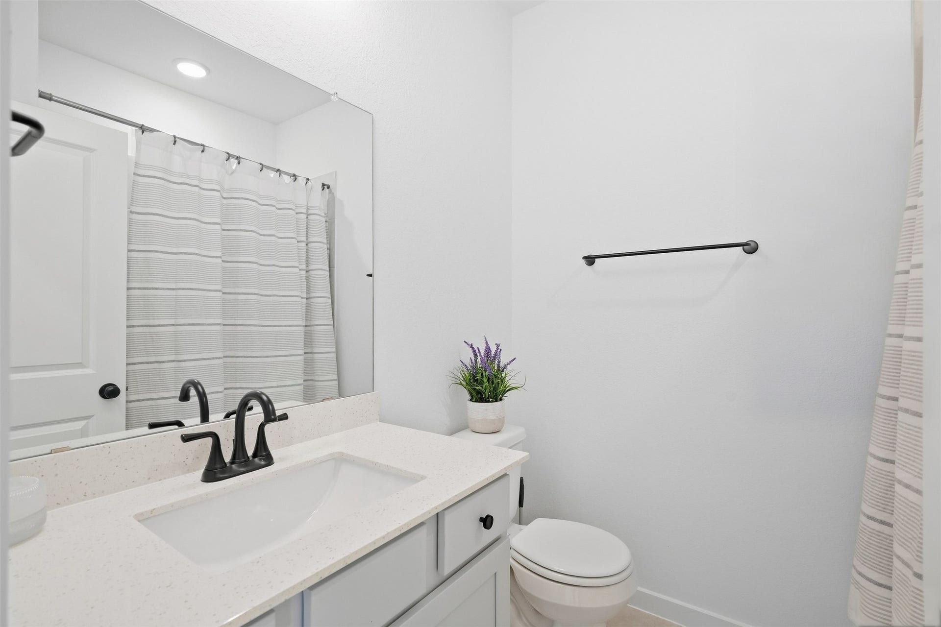 21422 Jewelflower Court, Cypress, TX 77433 3rd Bathroom Upstairs
