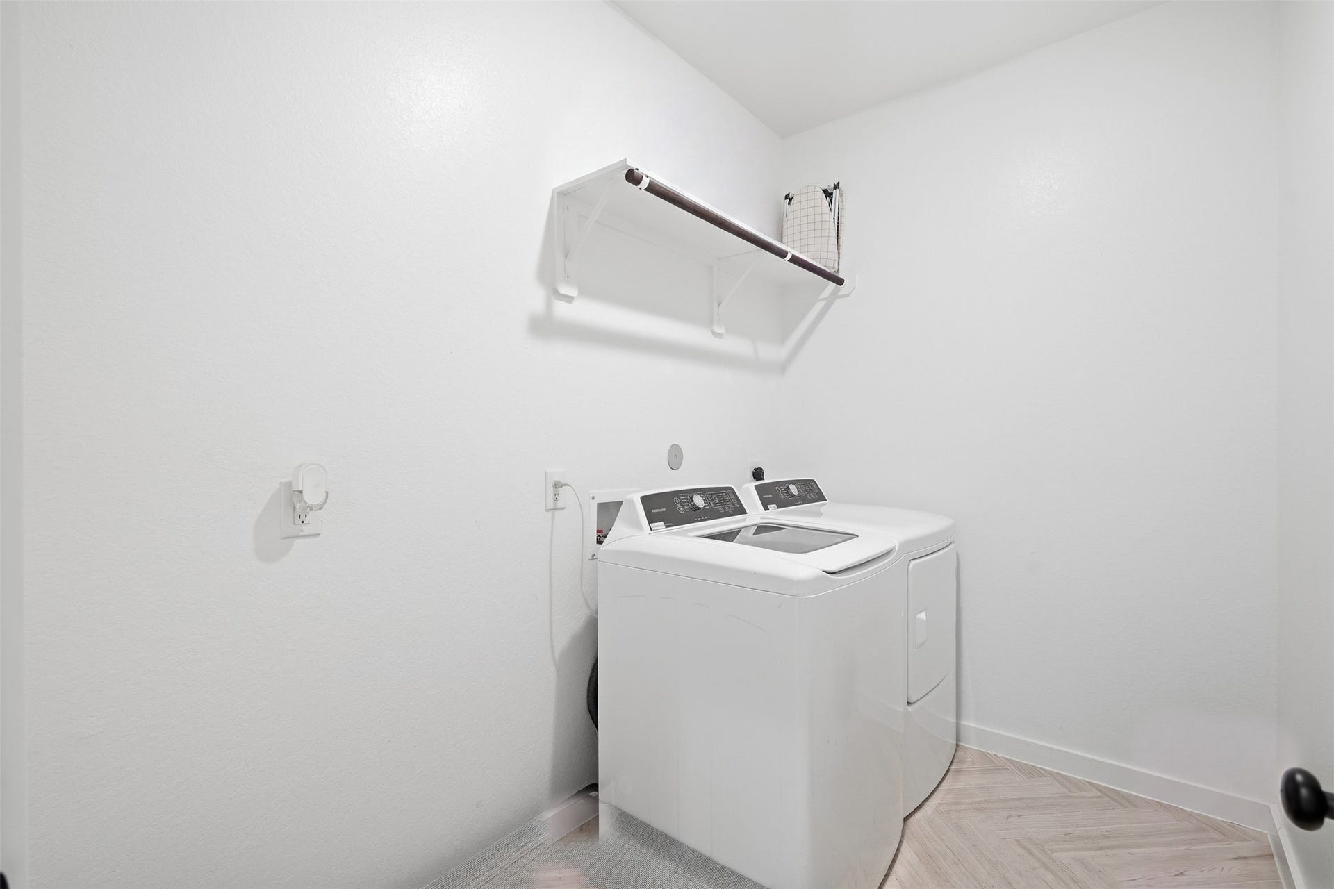 21422 Jewelflower Court, Cypress, TX 77433 Laundry Room