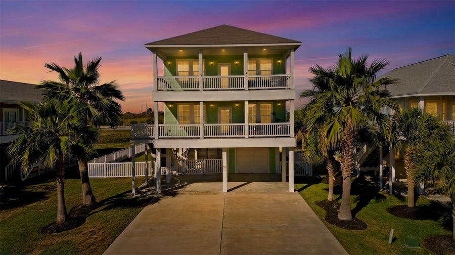 Property photo for 4027 Silver Reef Court, Galveston, TX